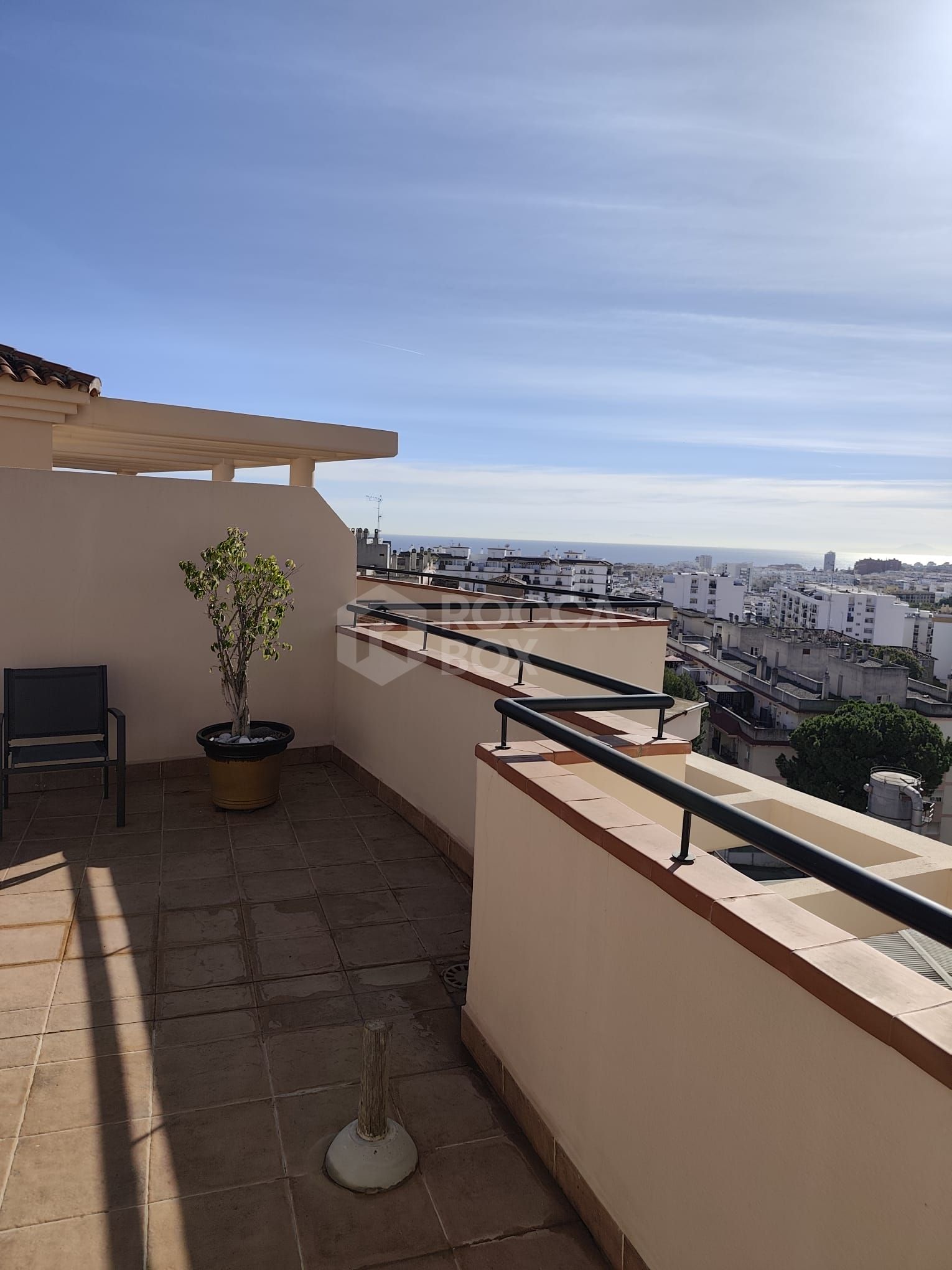 Beautiful 2-Bedroom Penthouse with Stunning Sea and City Views