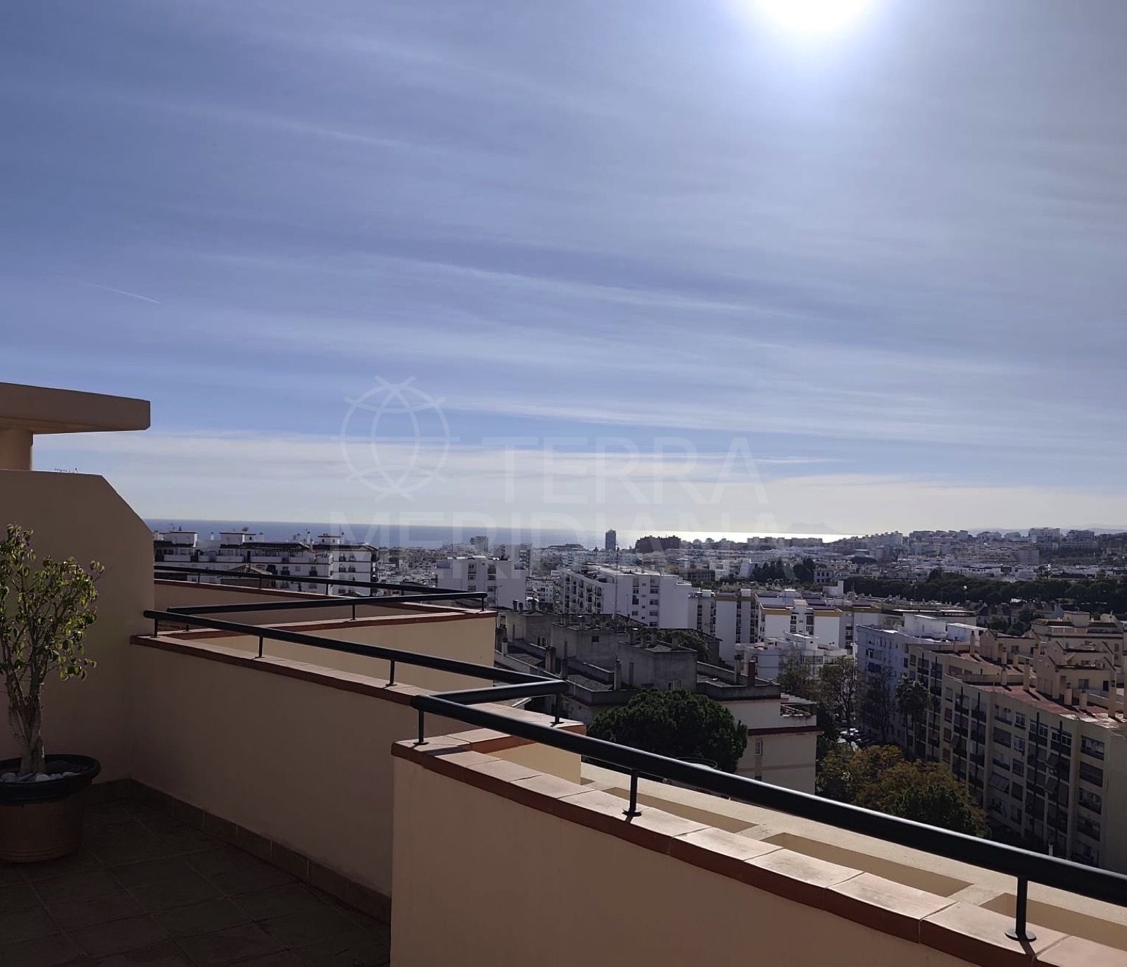 Penthouse in Avda de Andalucia - Sierra de Estepona, Estepona