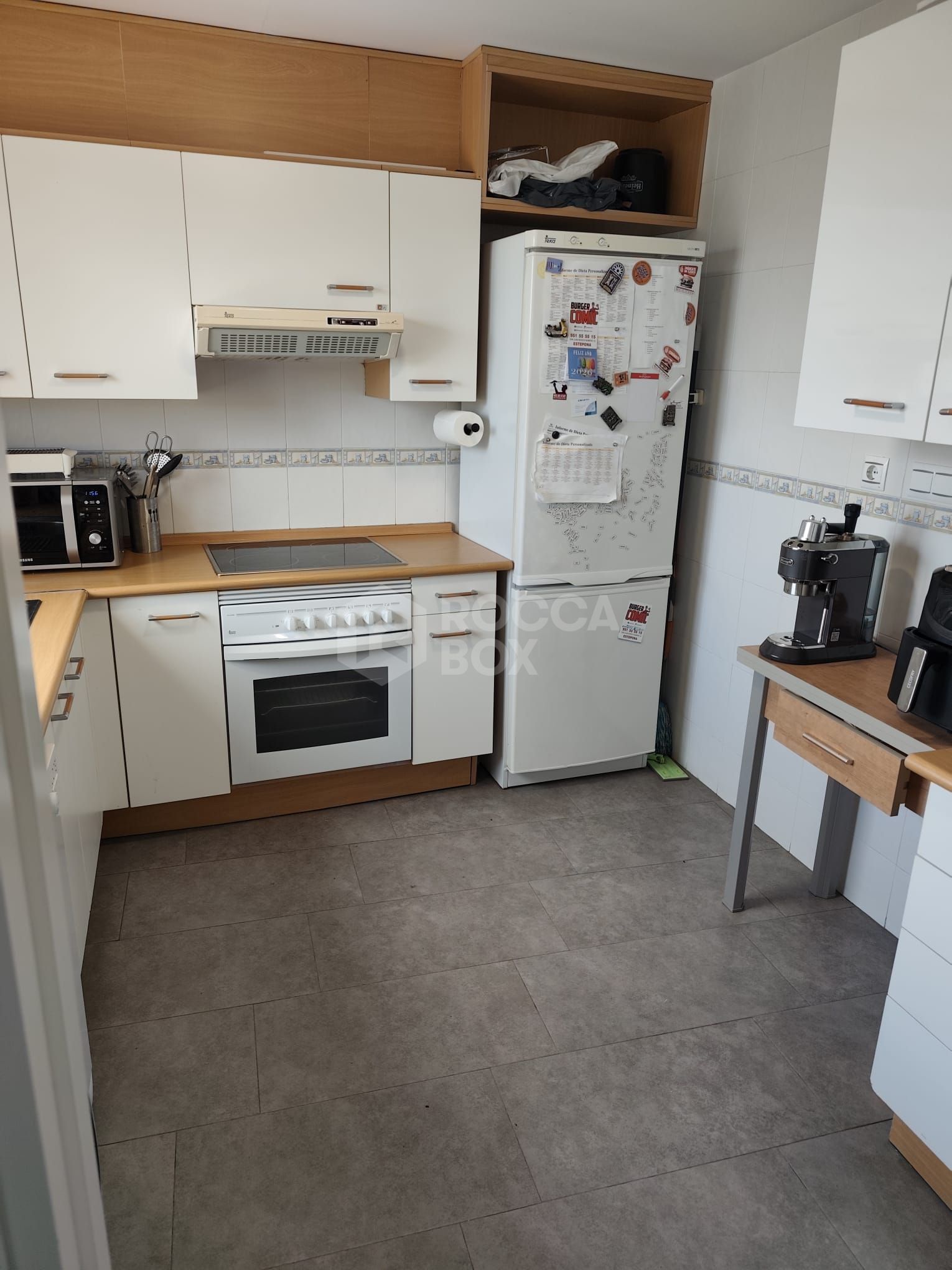 Beautiful 2-Bedroom Penthouse with Stunning Sea and City Views