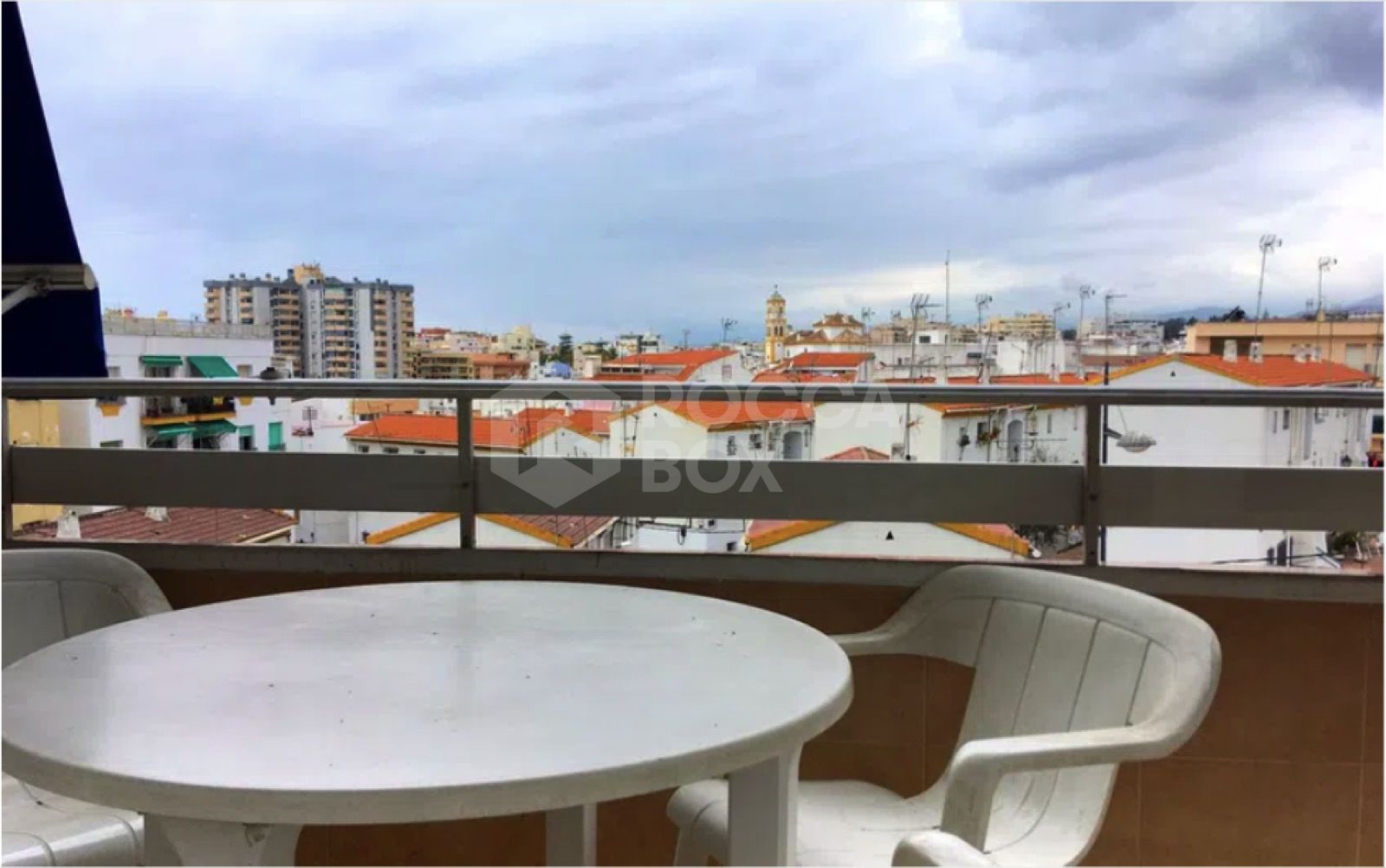 West-facing second-floor residence in the center of Marbella 300 metres away from the beach