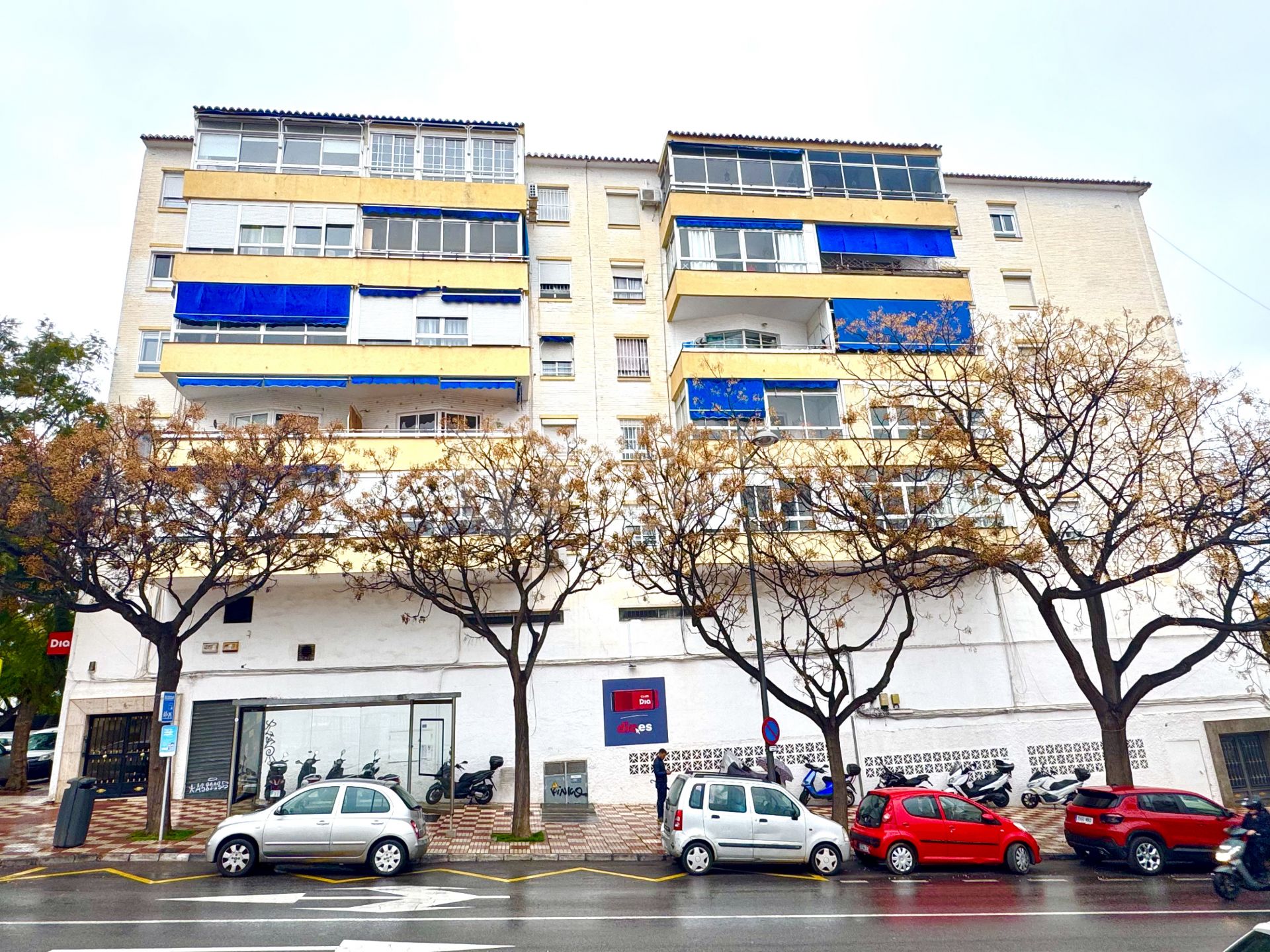 West-facing second-floor residence in the center of Marbella 300 metres away from the beach