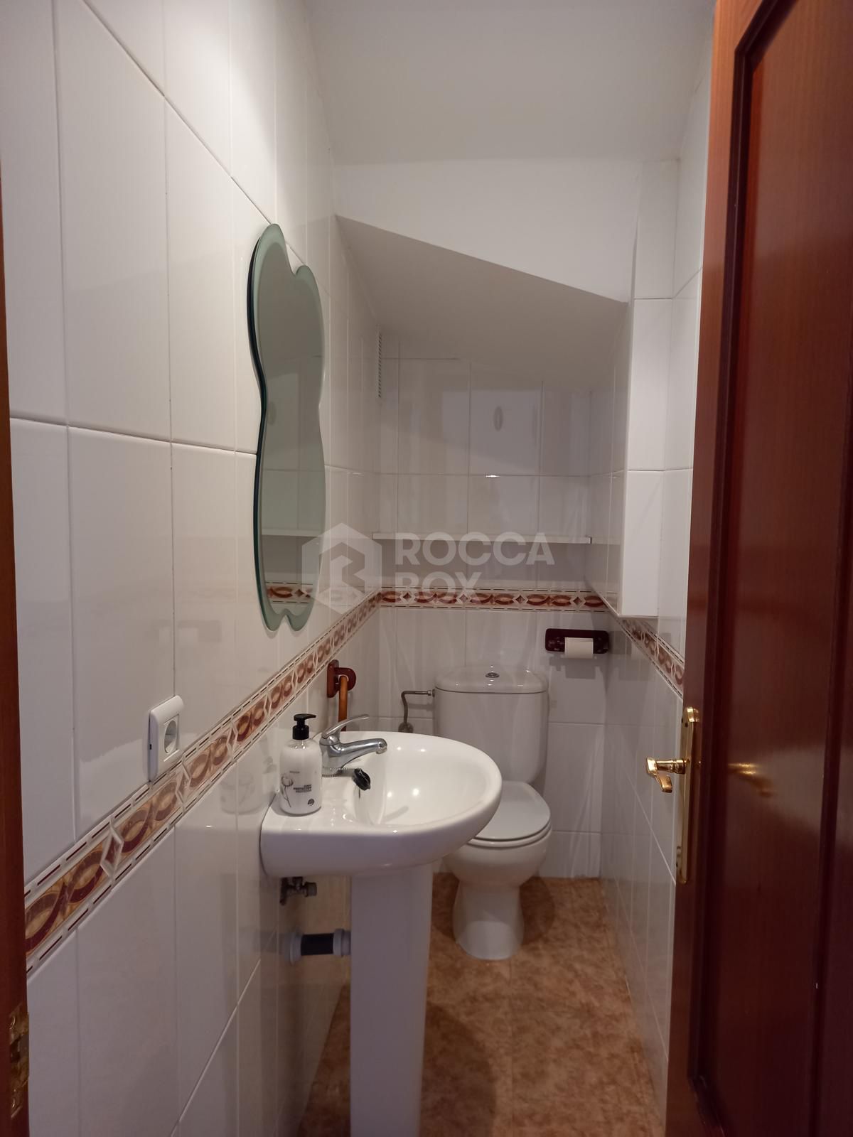 Magnificent three-storey townhouse in the second line of the beach