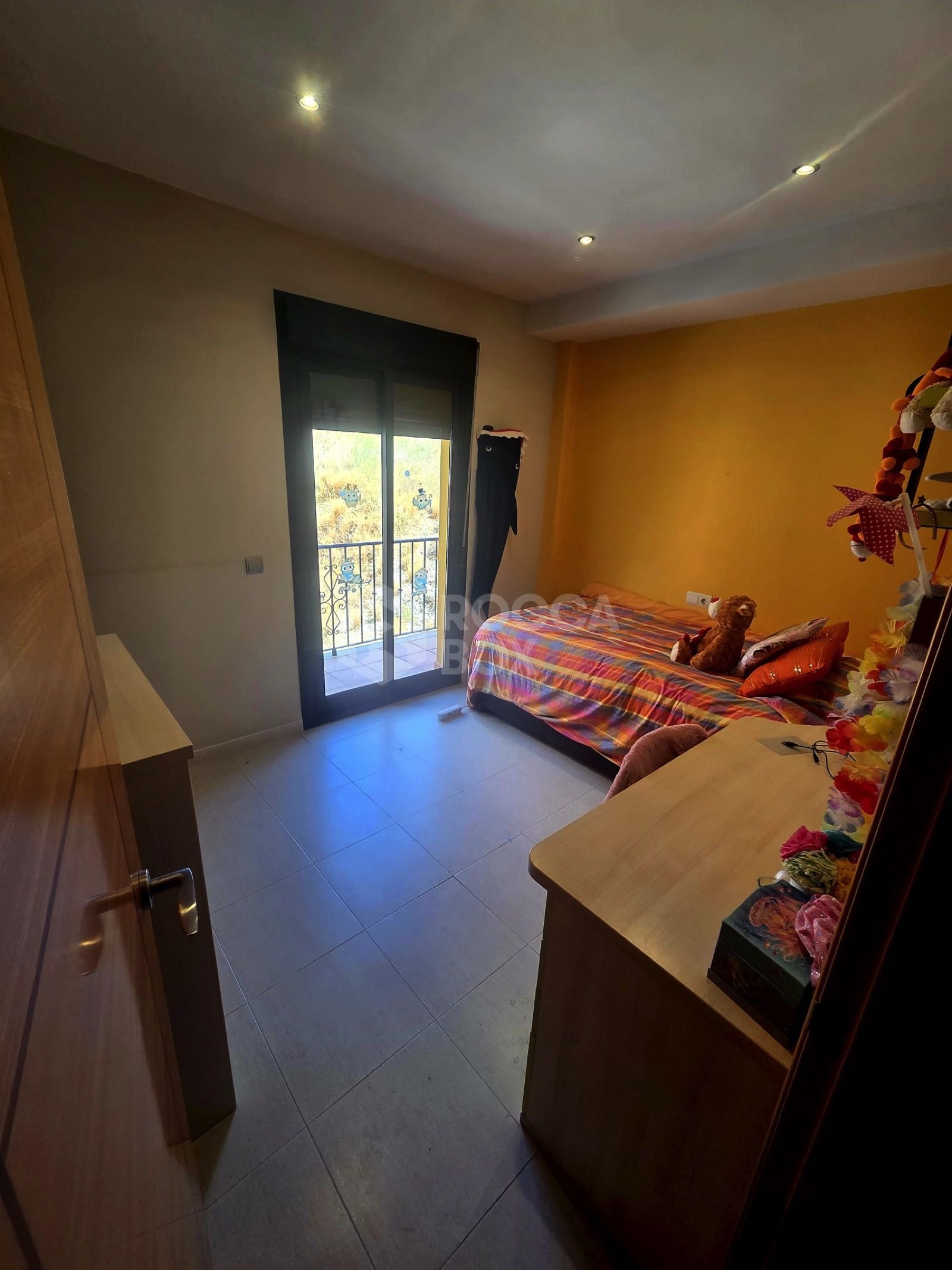 Exquisite semi-detached chalet in the sought-after Calvario