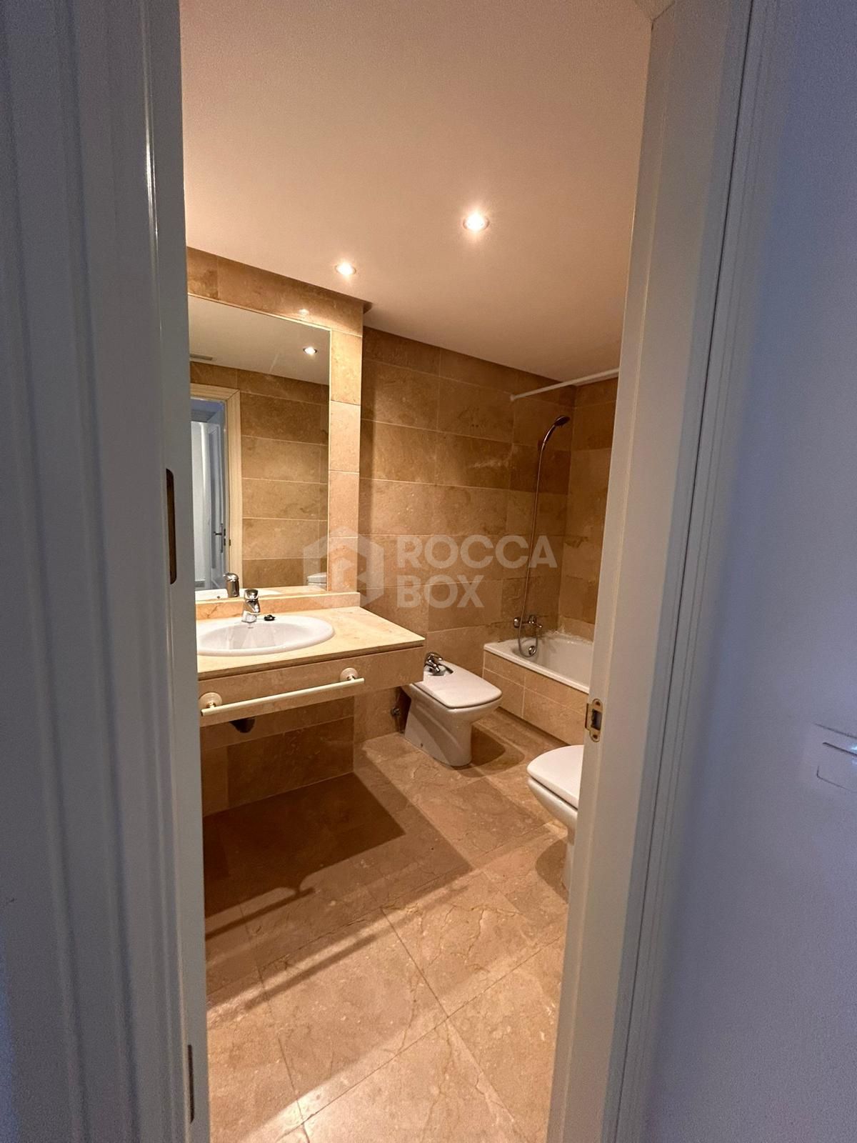 Exquisite 2-Bedroom Apartment in La Dama de Noche