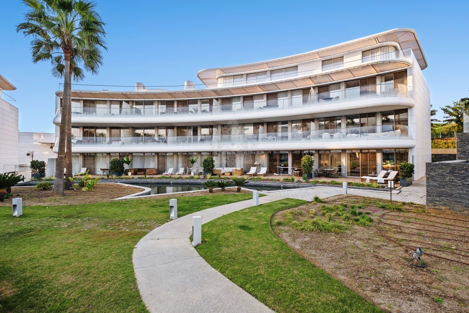 Apartamento Planta Baja en Guadalobon, Estepona