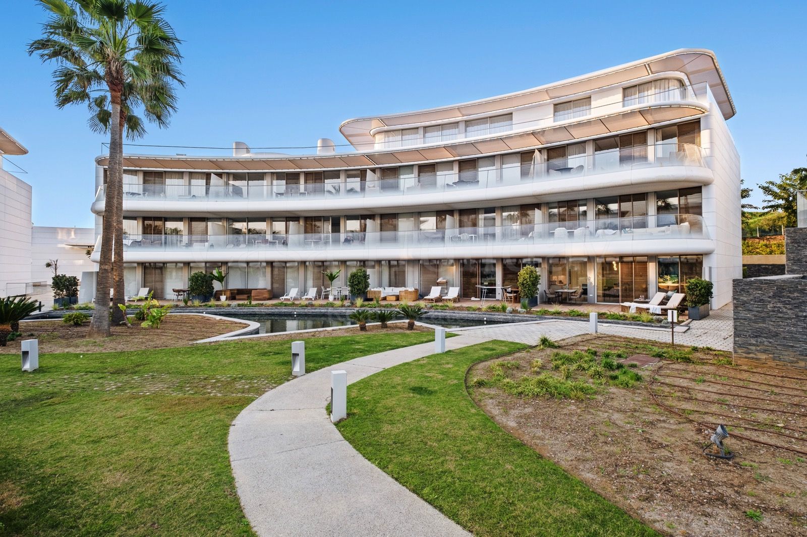 Apartamento Planta Baja en Guadalobon, Estepona