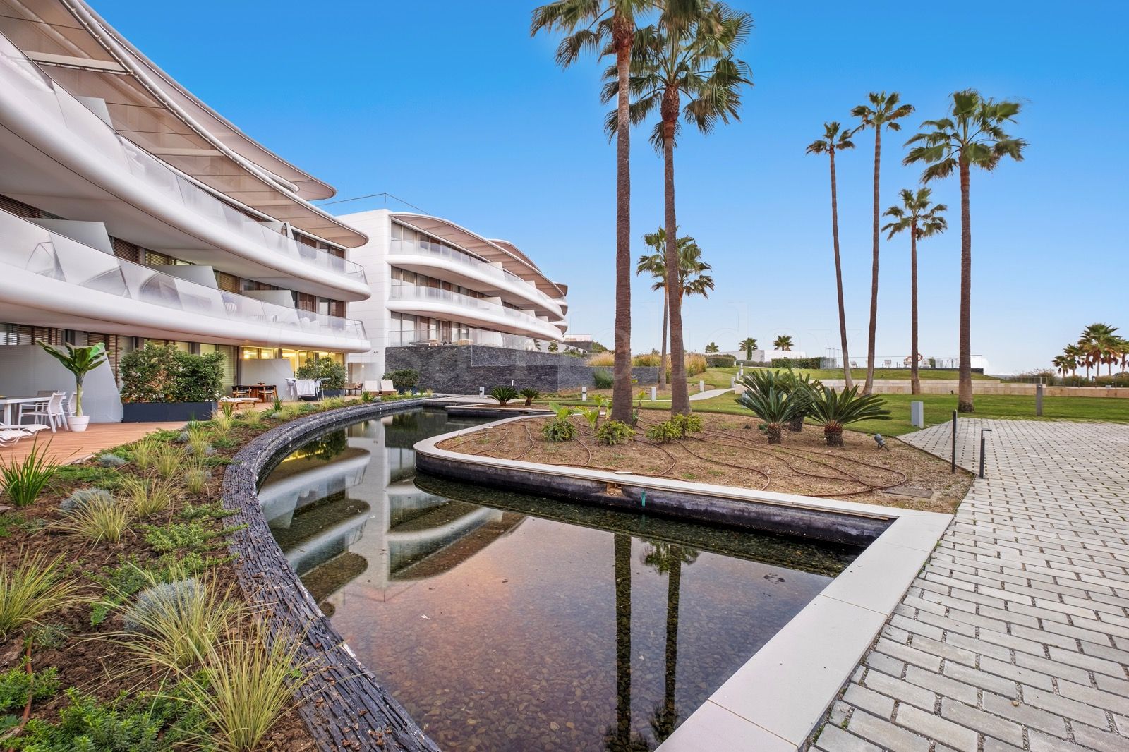 Apartamento Planta Baja en Guadalobon, Estepona