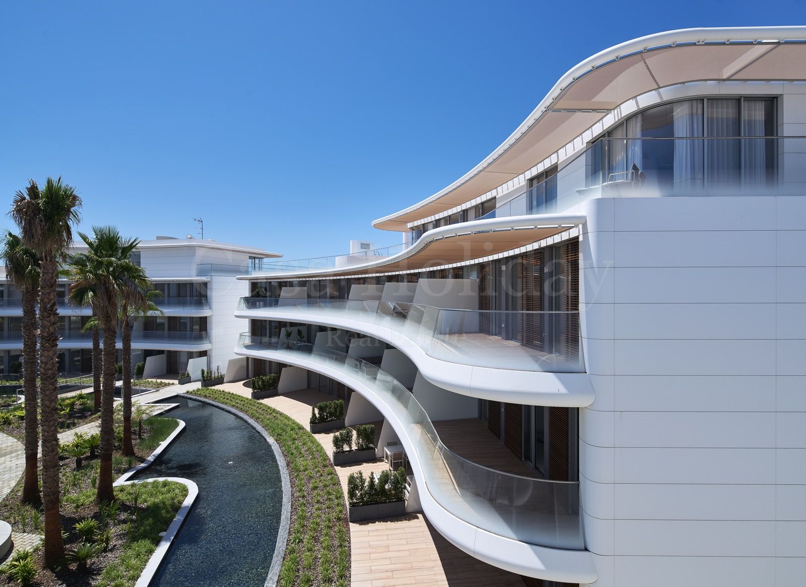 Apartamento Planta Baja en Guadalobon, Estepona