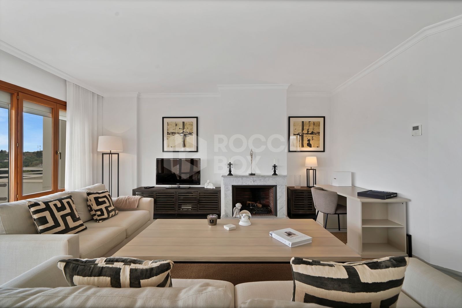 Recently renovated, west-facing middle-floor apartment within the exclusive gated community