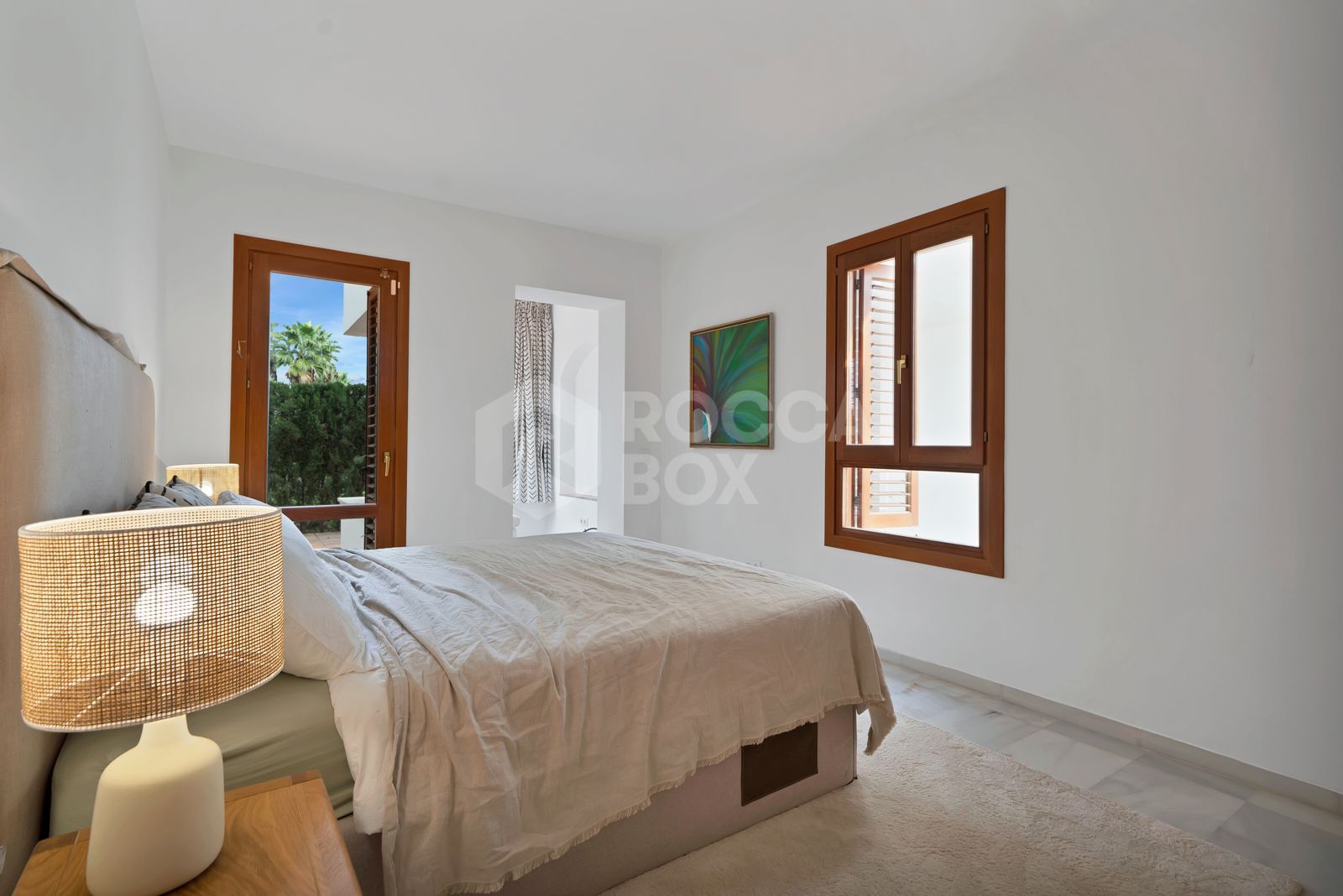 Recently renovated, west-facing middle-floor apartment within the exclusive gated community