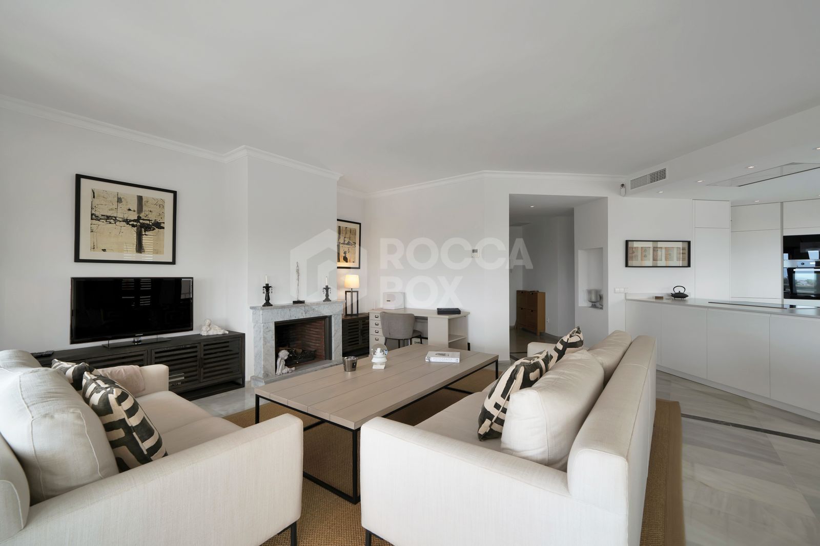 Recently renovated, west-facing middle-floor apartment within the exclusive gated community
