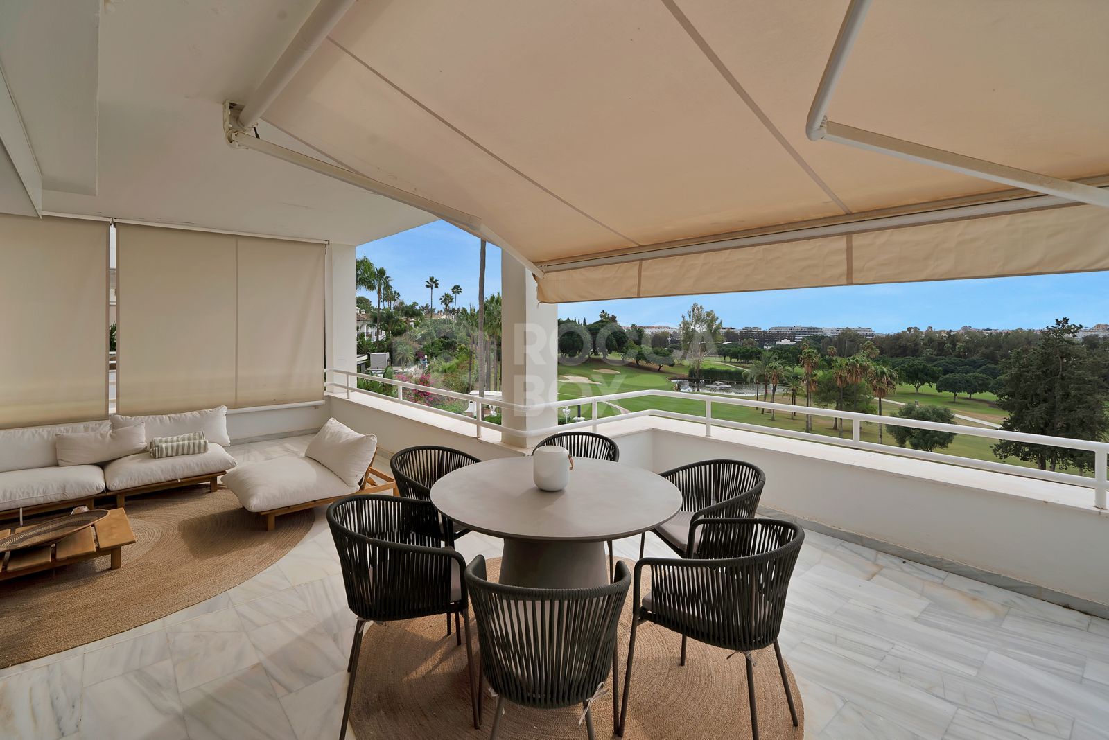 Recently renovated, west-facing middle-floor apartment within the exclusive gated community