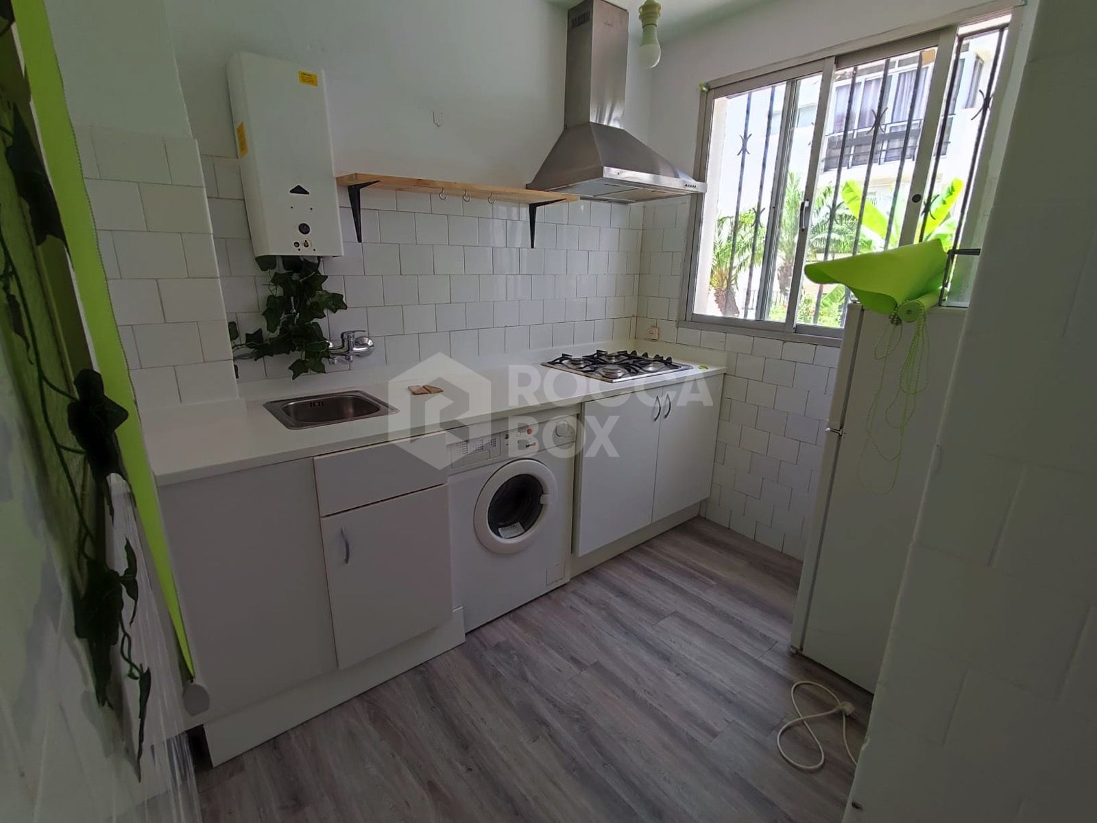 Beautifully renovated apartment in the vibrant Urbanización Parque Antena