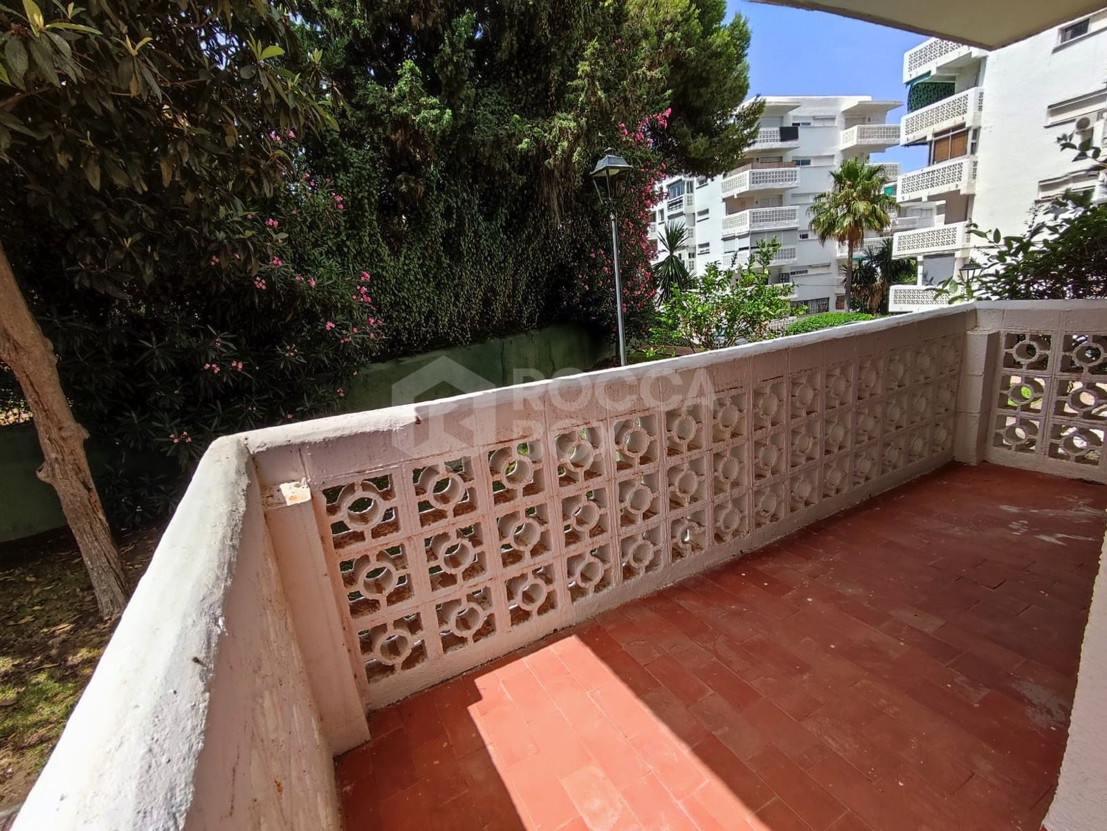 Beautifully renovated apartment in the vibrant Urbanización Parque Antena