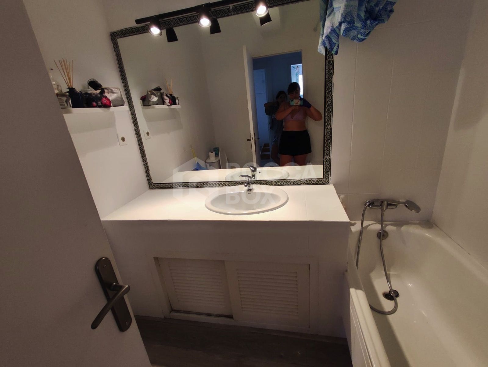 Beautifully renovated apartment in the vibrant Urbanización Parque Antena