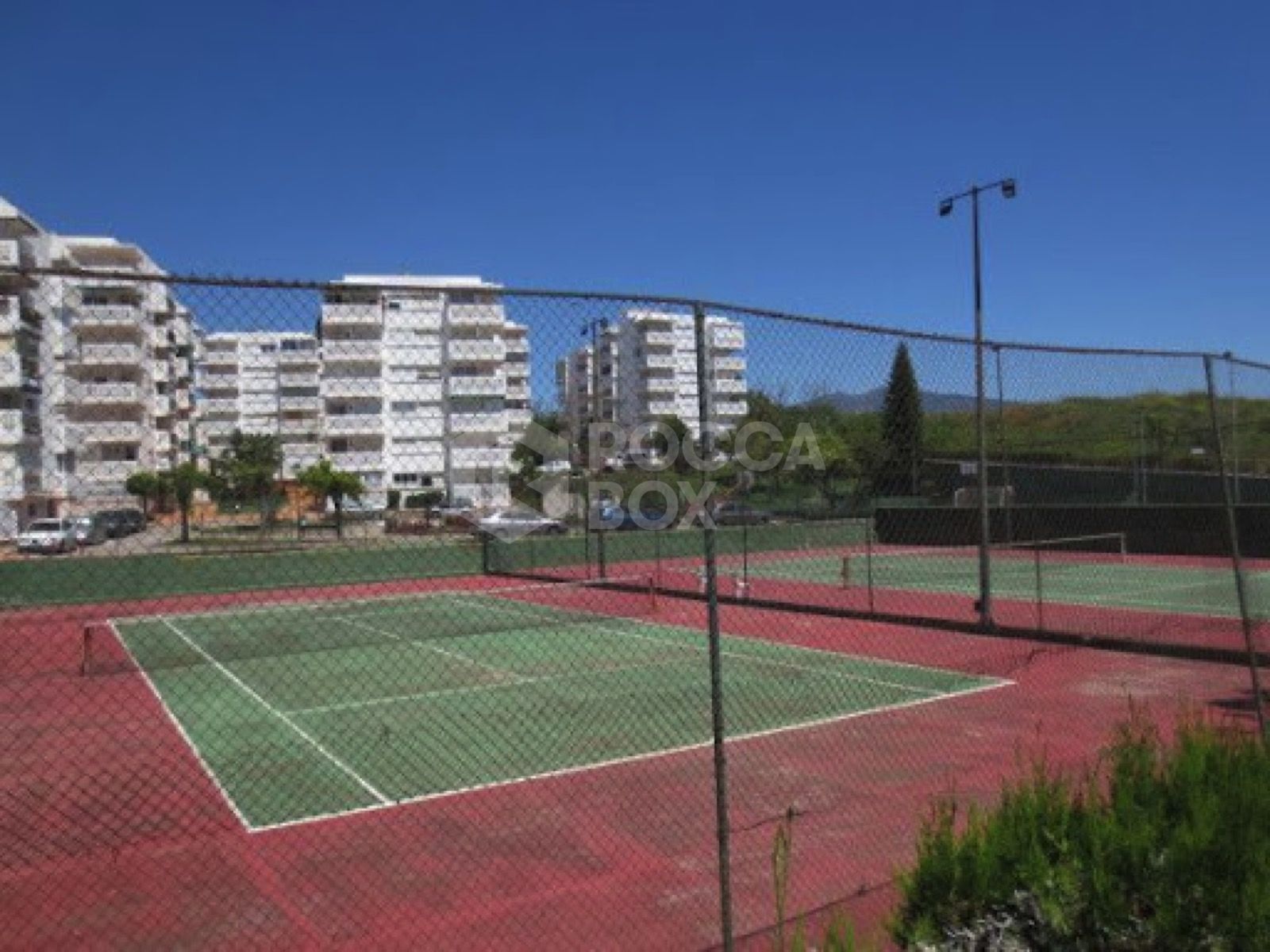 Beautifully renovated apartment in the vibrant Urbanización Parque Antena