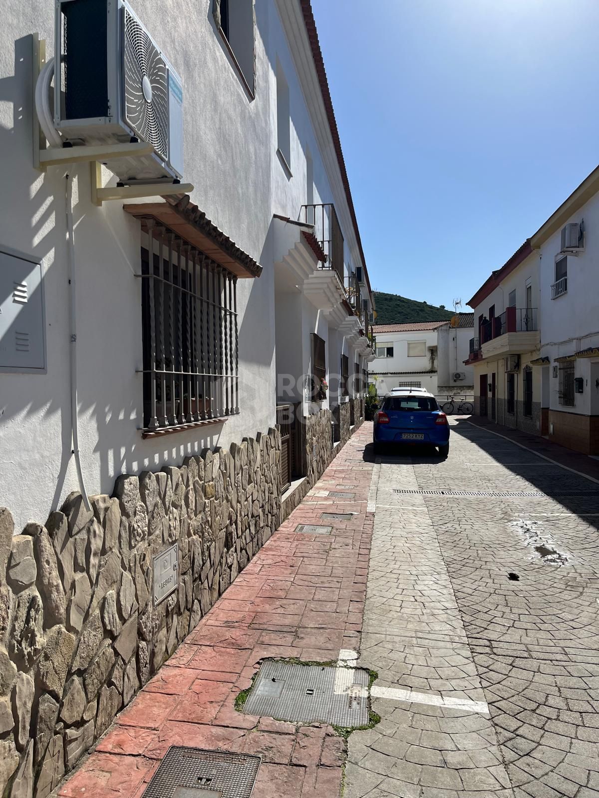 Immaculate townhouse in the serene village of El Secadero