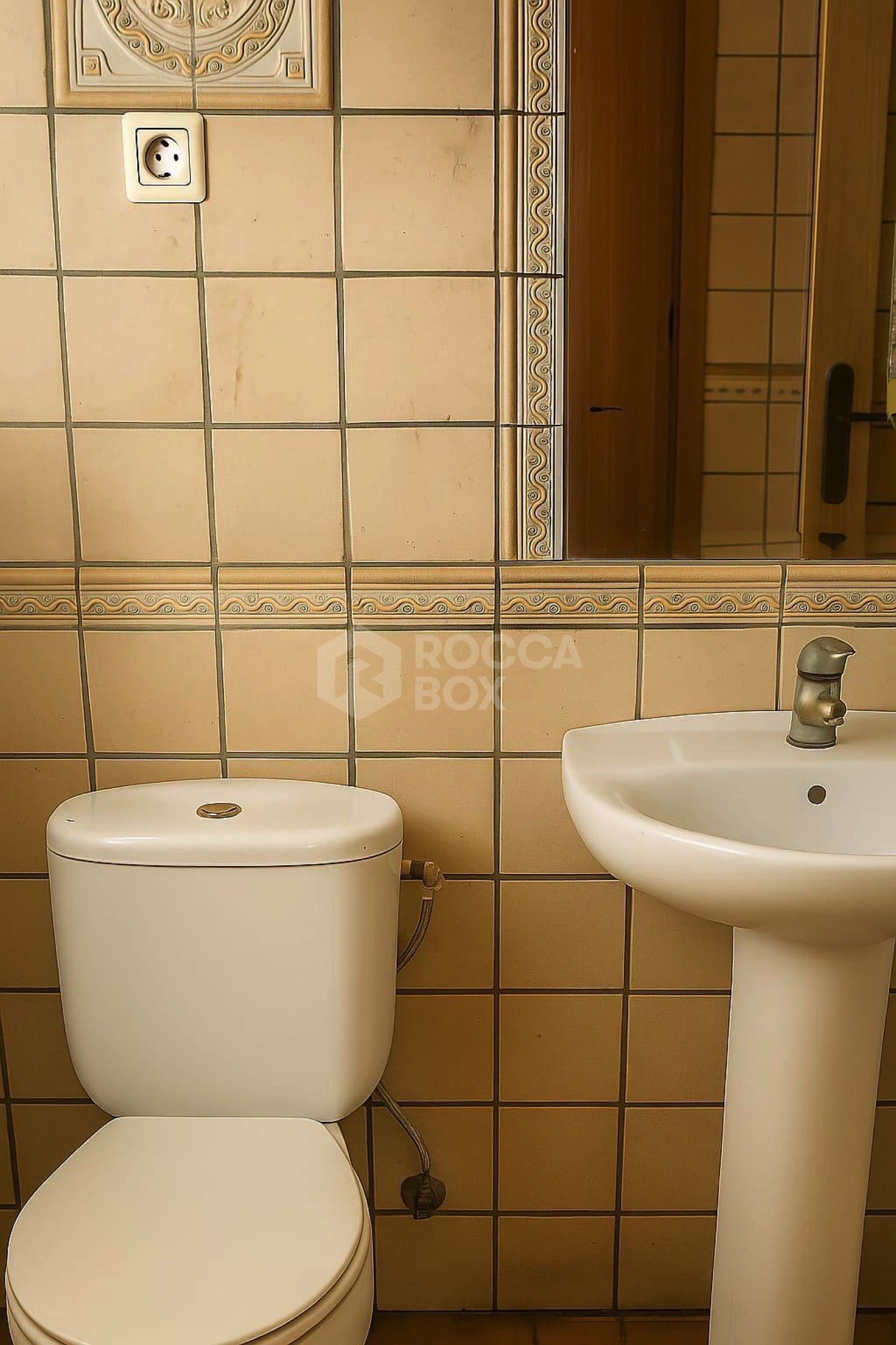 Exquisite townhouse in the prestigious Residencial Villas Madrid urbanisation