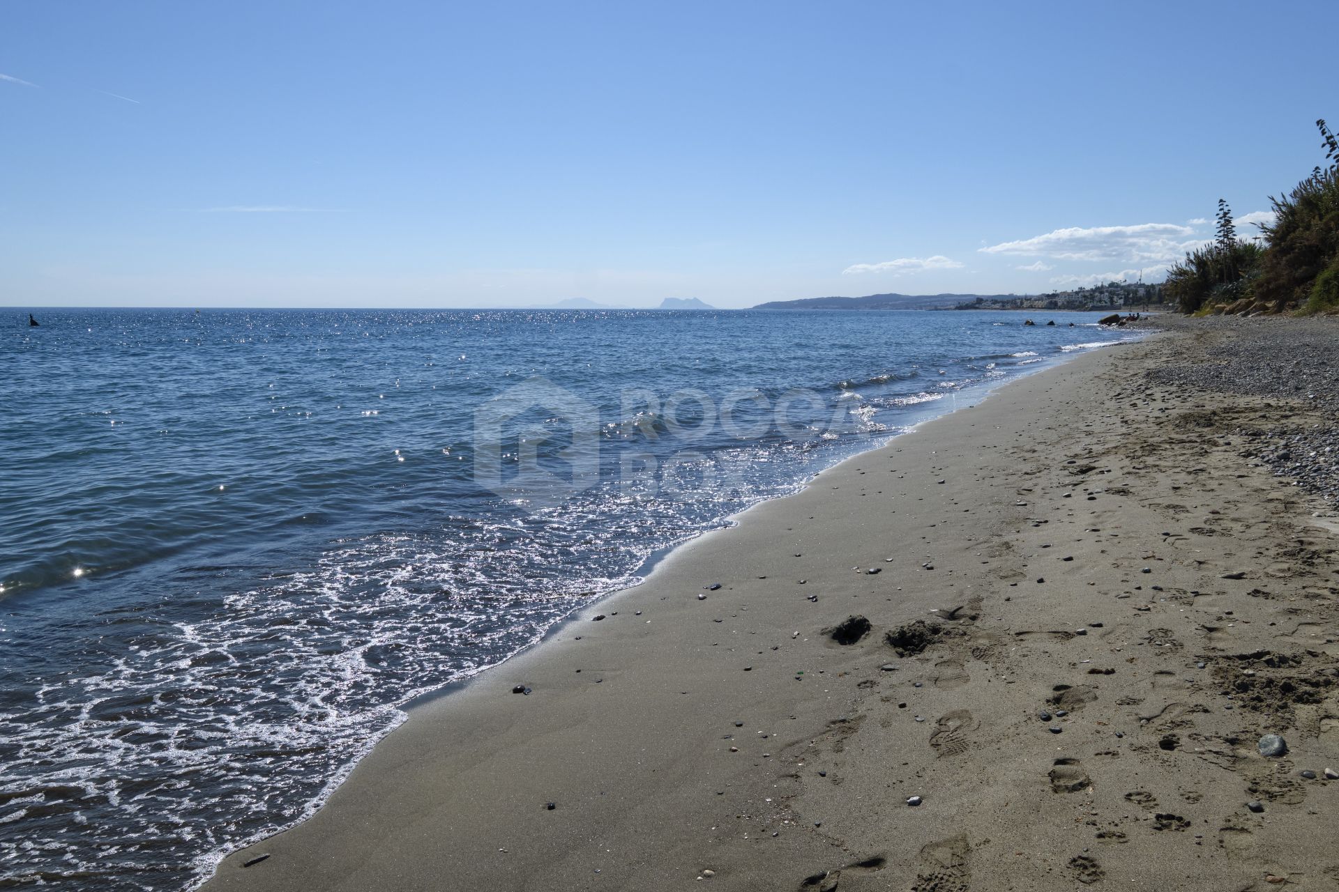 Duplex penthouse on the beachfront in Estepona