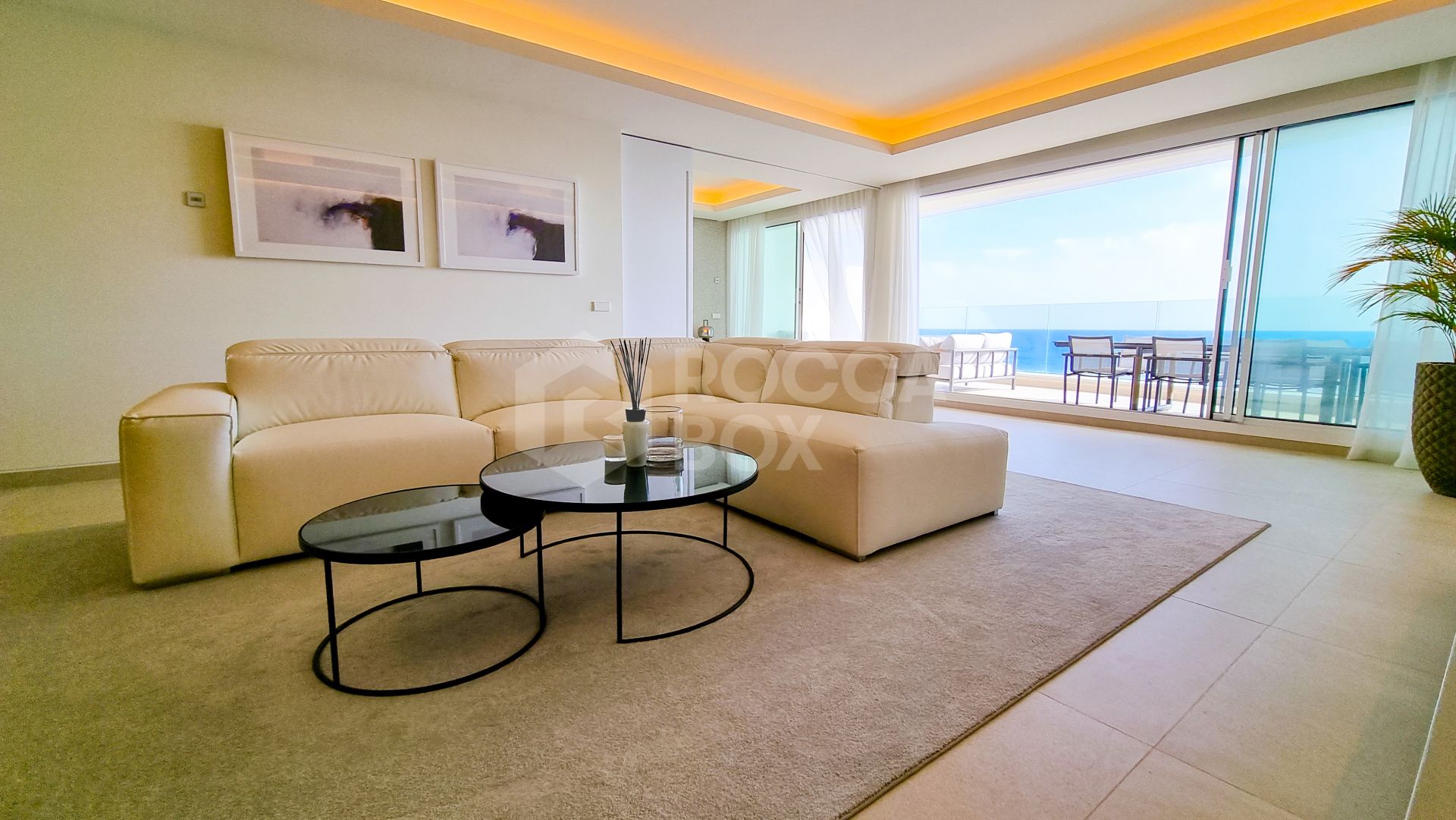 Luxurious 1st line beach penthouse for sale in Estepona, Costa del Sol.