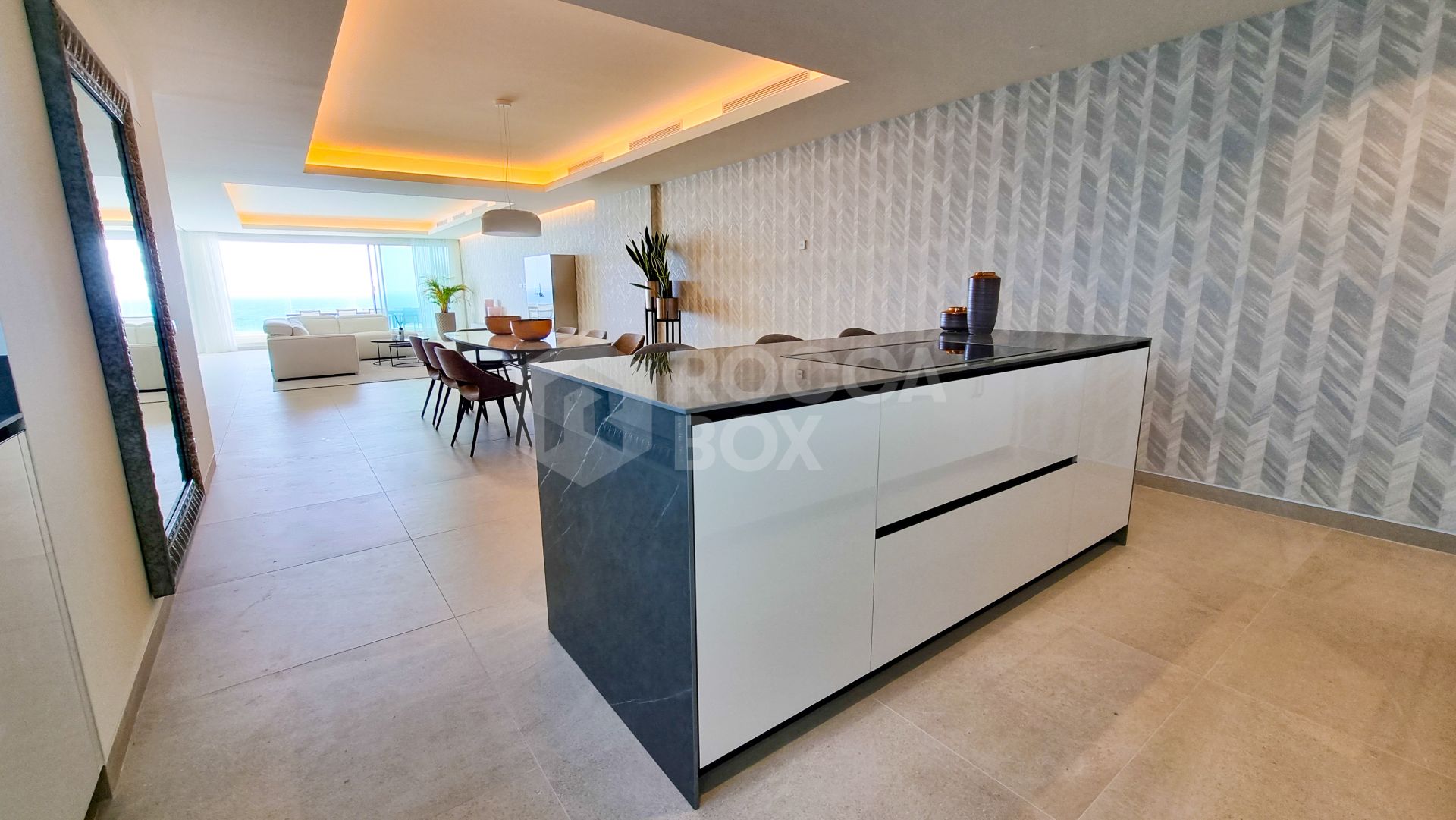 Luxurious 1st line beach penthouse for sale in Estepona, Costa del Sol.