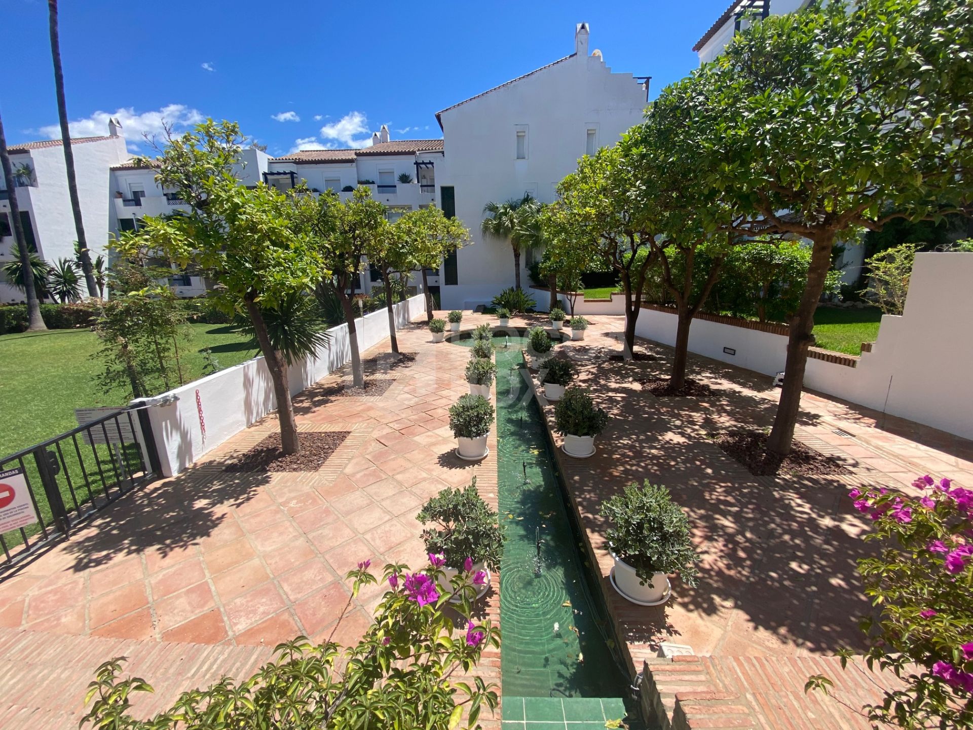 Duplex apartment (ground and first floor) for sale in Bell Air, Estepona