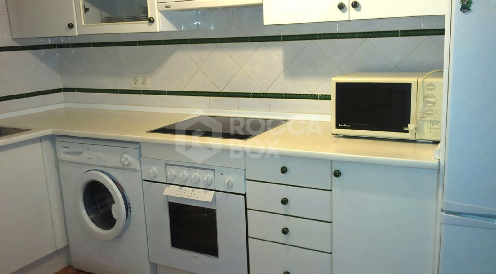 Bright 2-Bedroom Apartment – 5-Min Walk to Beach