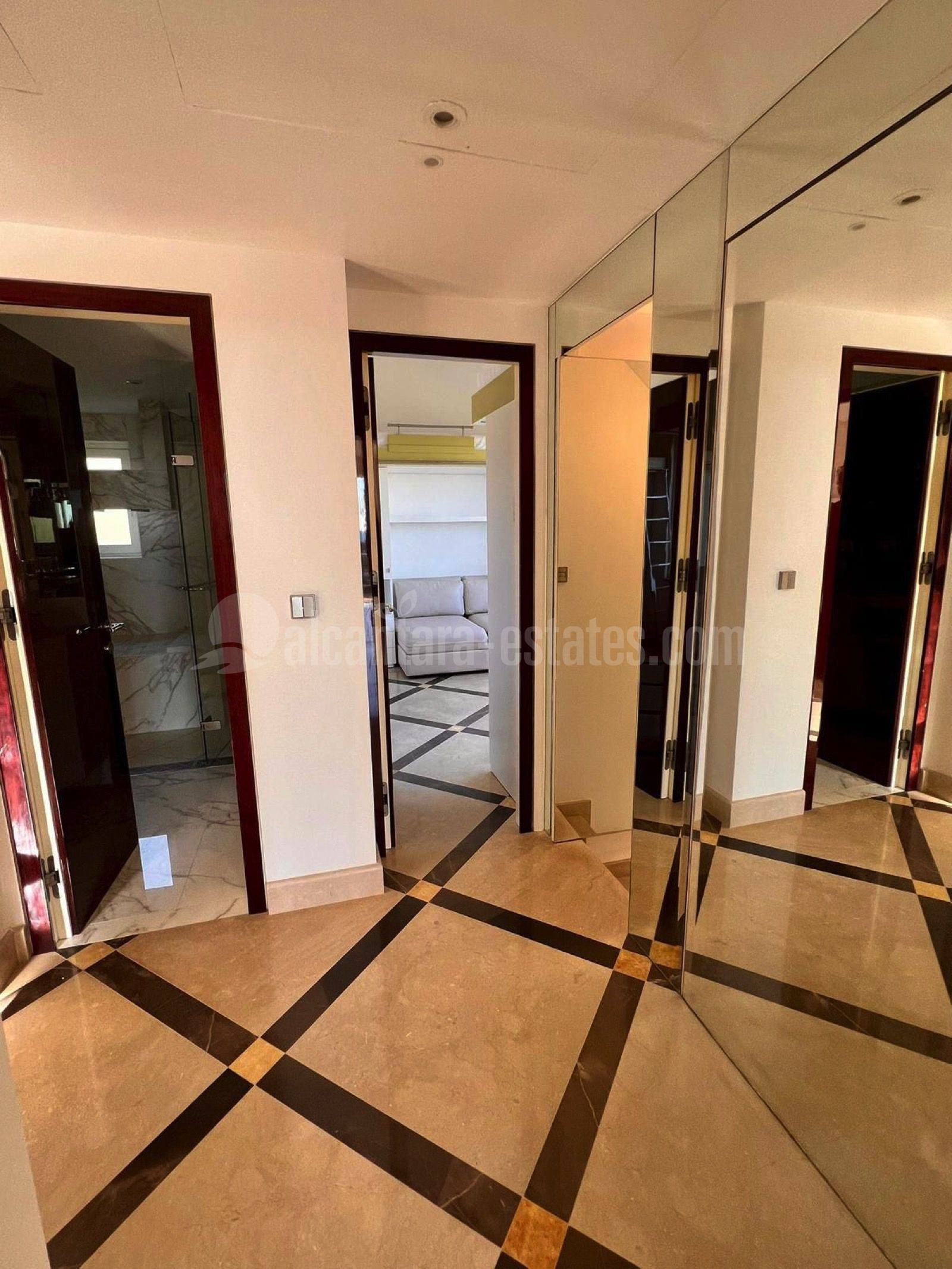 Atico Duplex en Los Almendros, Benahavis