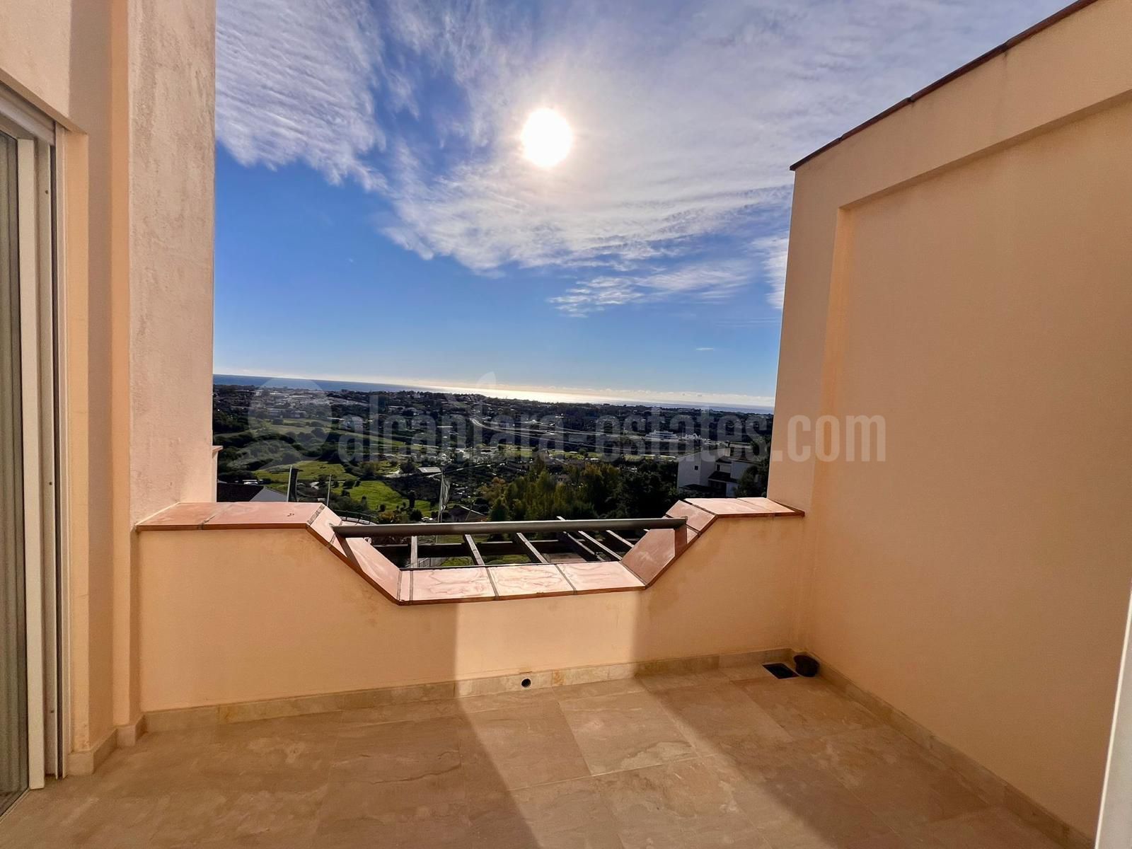 Atico Duplex en Los Almendros, Benahavis