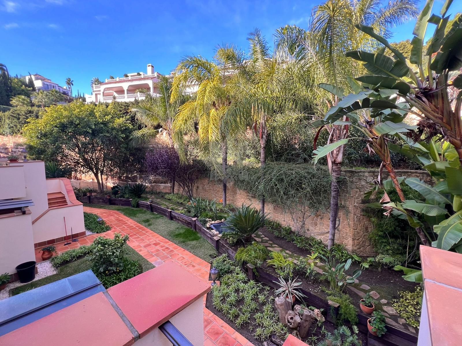 Duplex Penthouse in Los Almendros, Benahavis