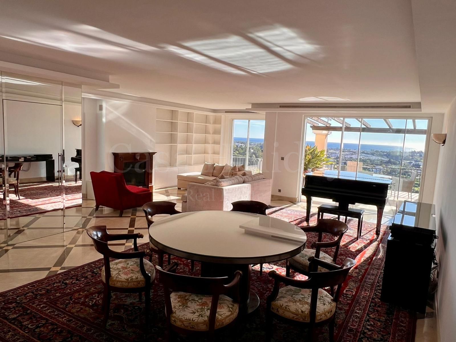 Duplex Penthouse in Los Almendros, Benahavis