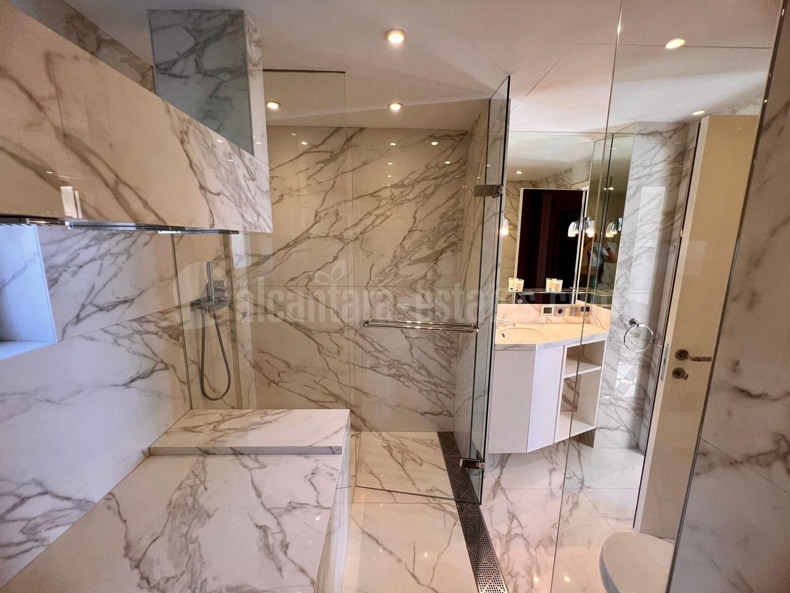 Atico Duplex en Los Almendros, Benahavis