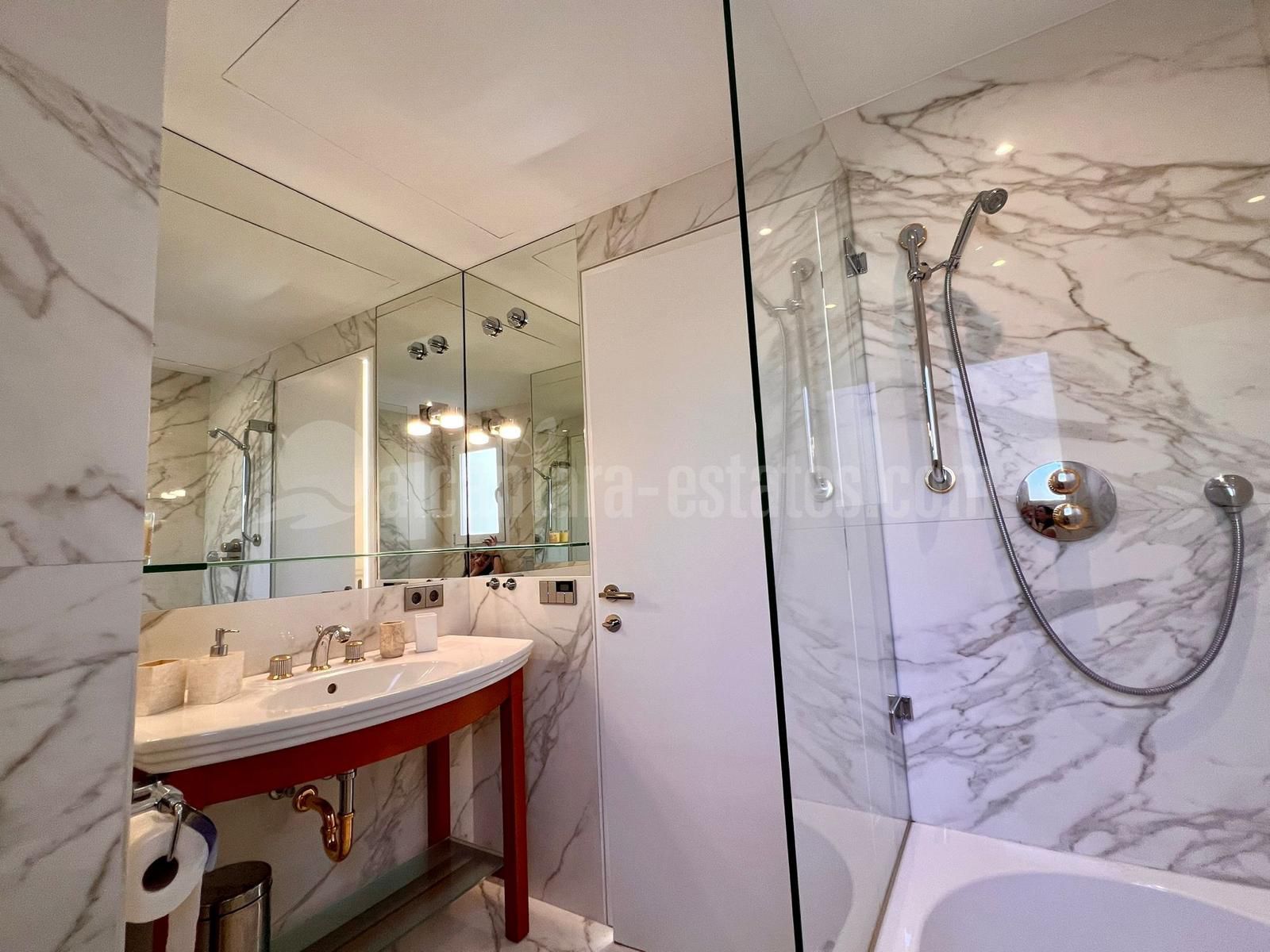 Atico Duplex en Los Almendros, Benahavis