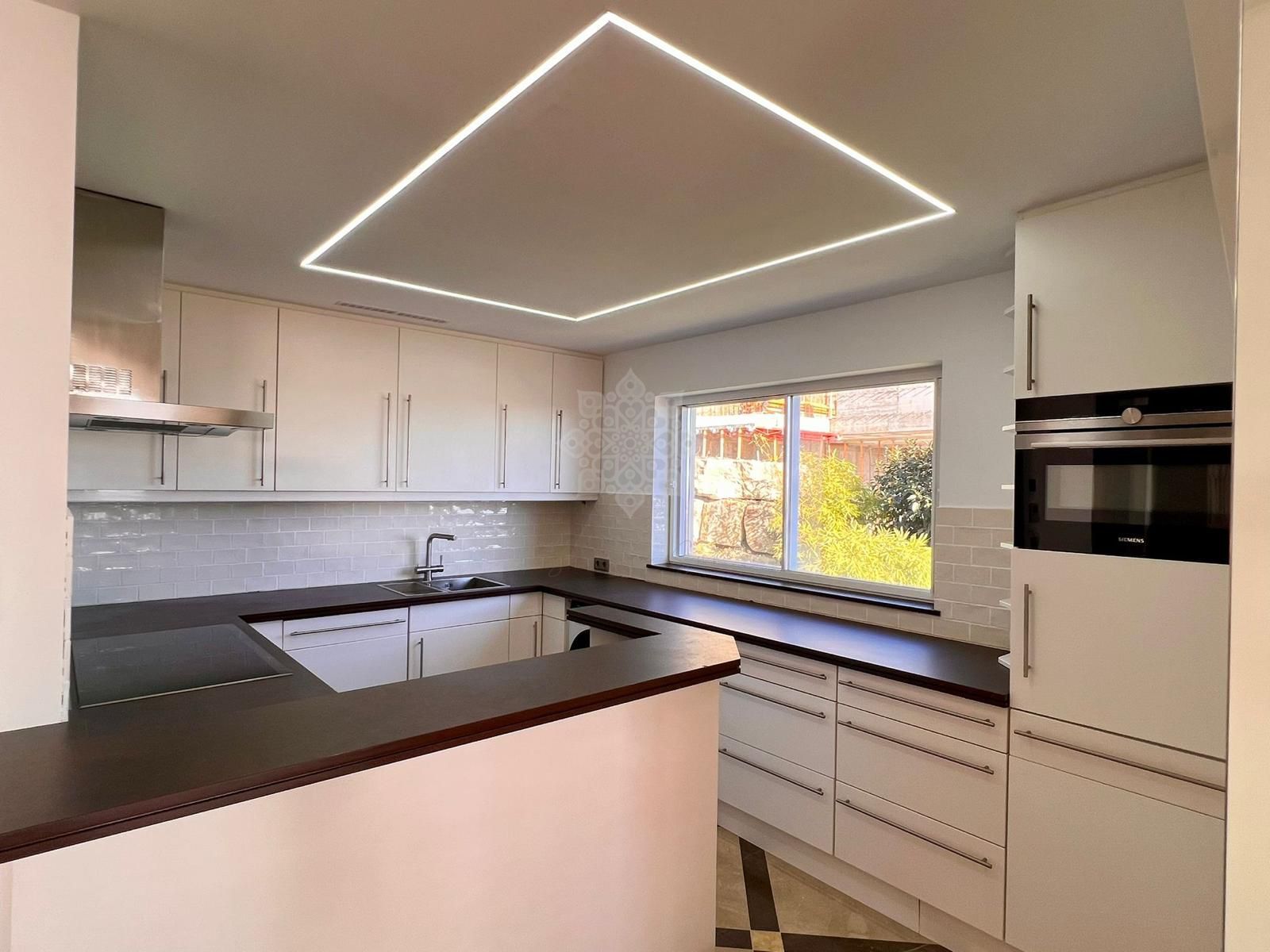 Duplex Penthouse in Los Almendros, Benahavis