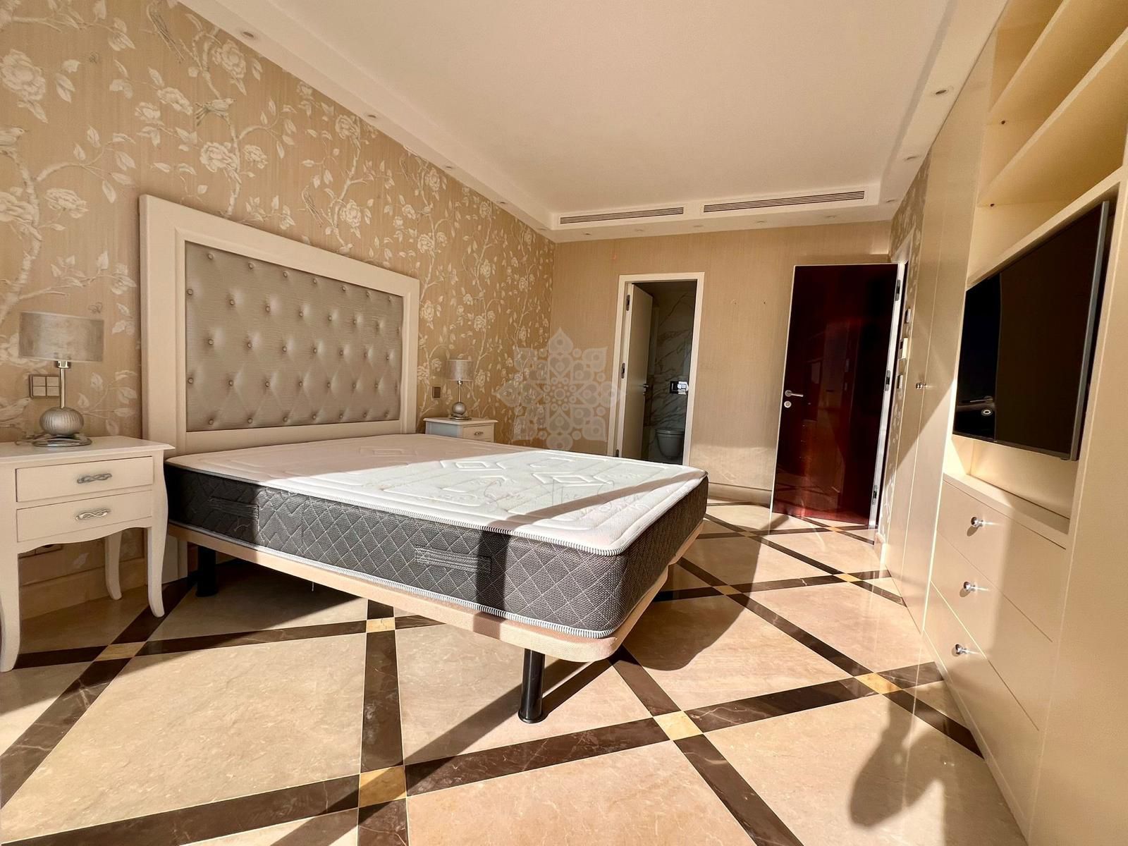 Duplex Penthouse in Los Almendros, Benahavis