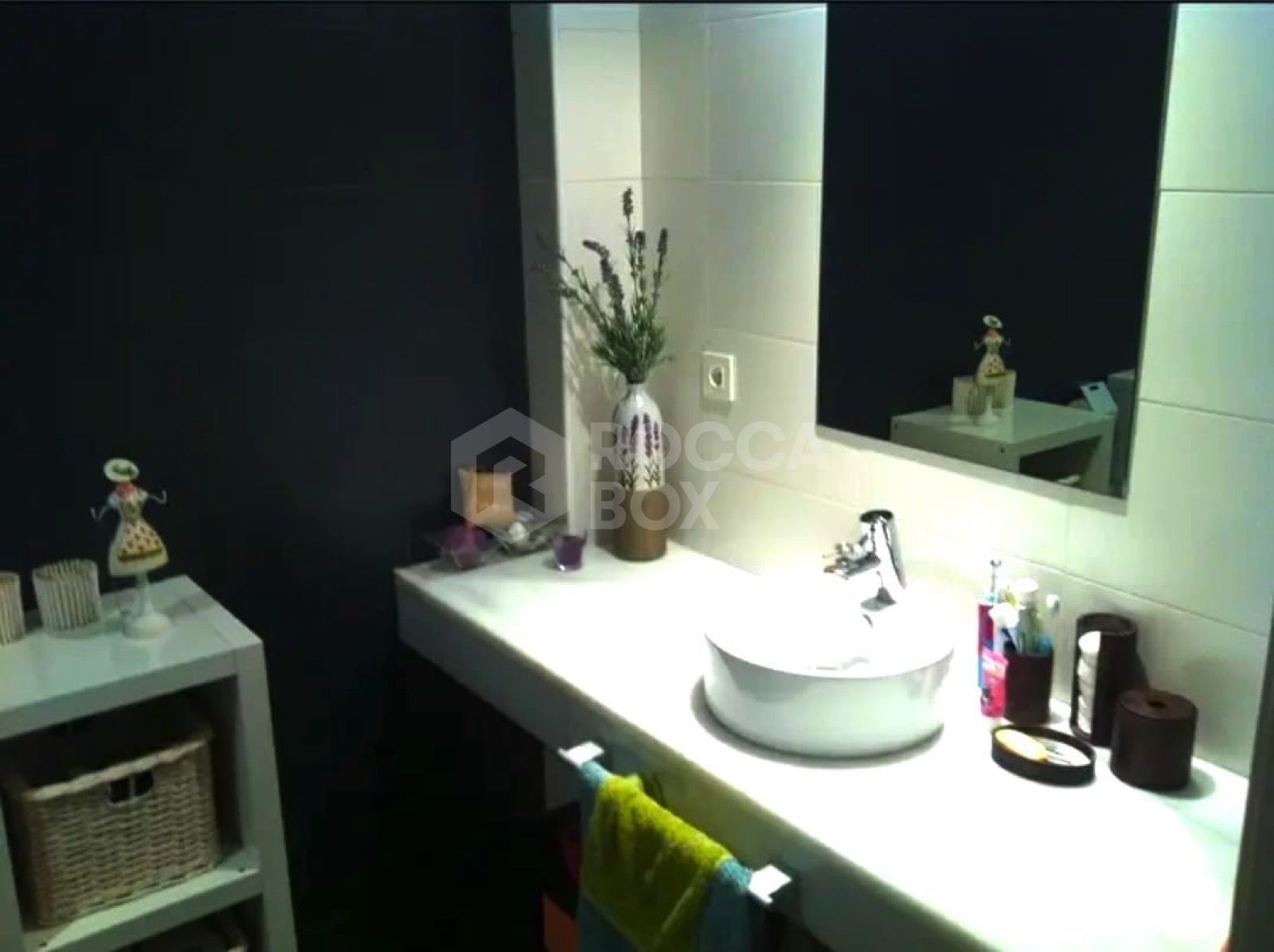 Spacious Ground Floor Apartment with Exclusive Garden Use