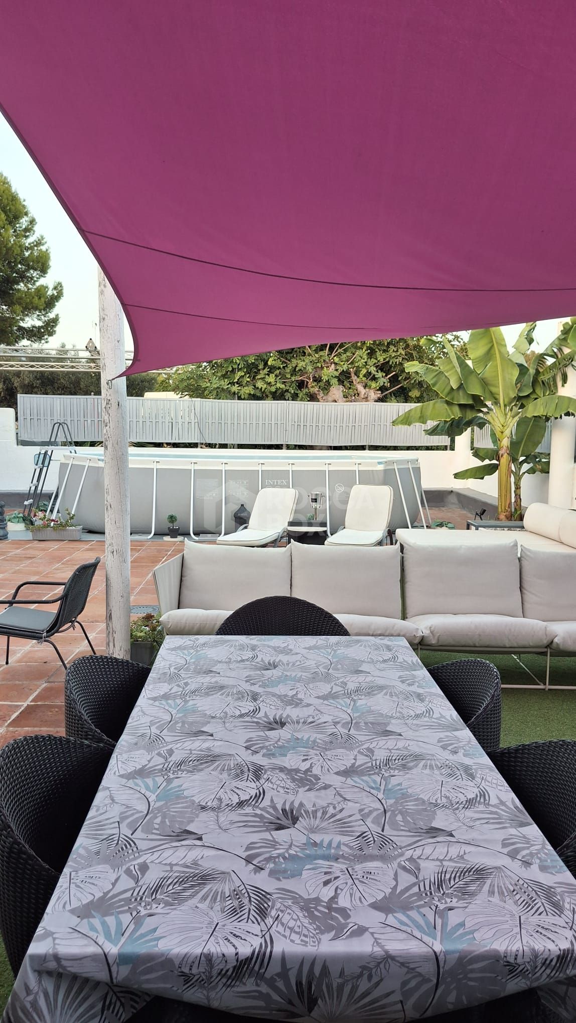 Enchanting Single-Storey Detached Villa with Lush Fruit Orchard