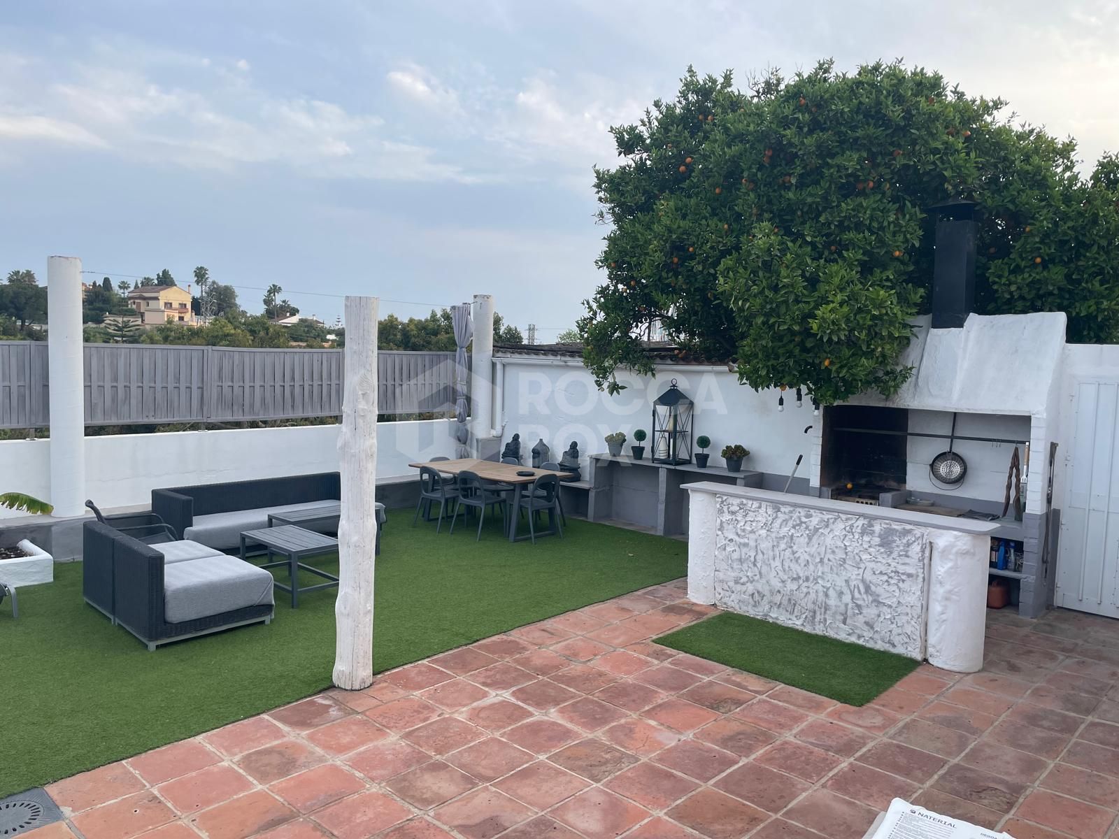 Enchanting Single-Storey Detached Villa with Lush Fruit Orchard