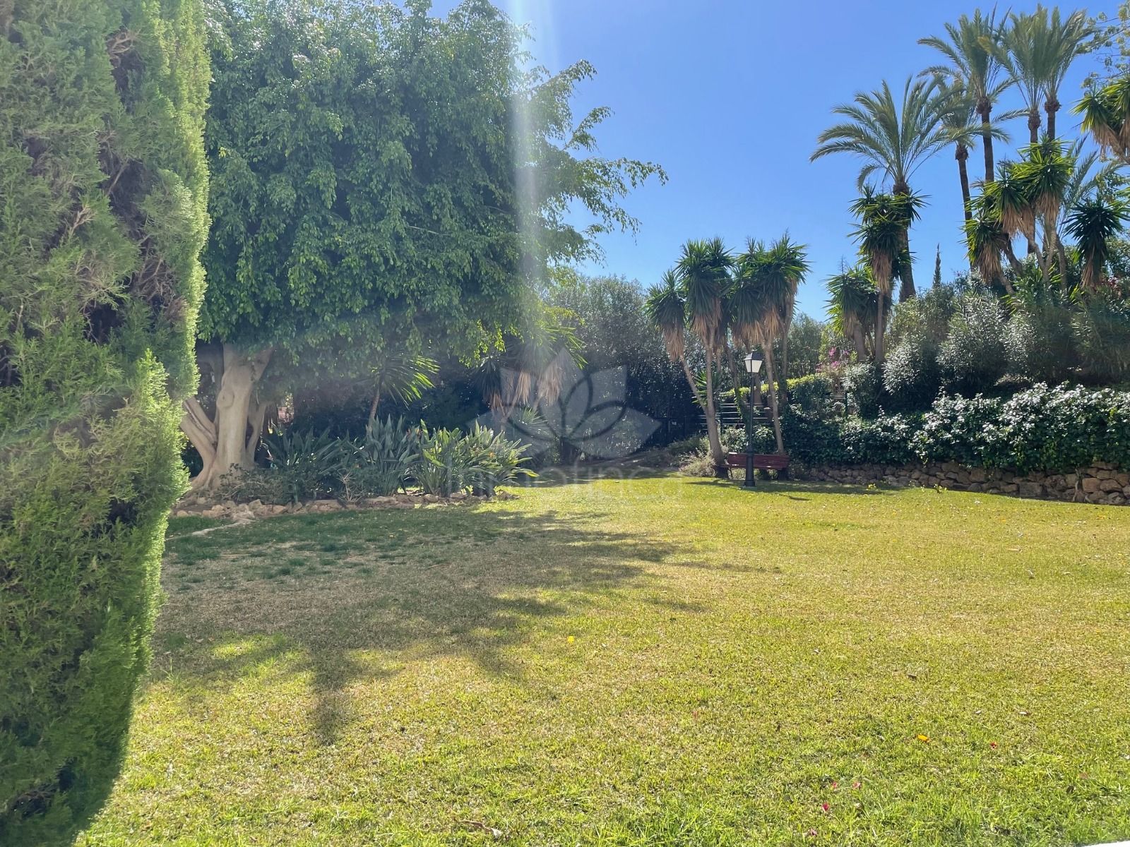 Apartamento Planta Baja en Las Brisas, Marbella