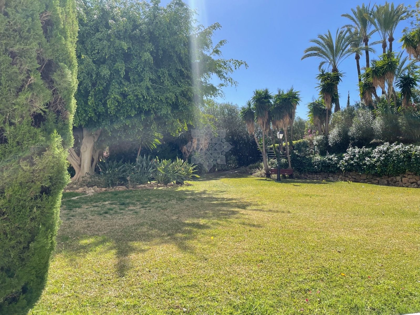 Apartamento Planta Baja en Las Brisas, Marbella