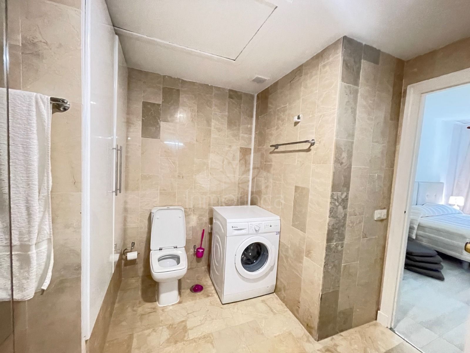 Apartamento Planta Baja en Las Brisas, Marbella