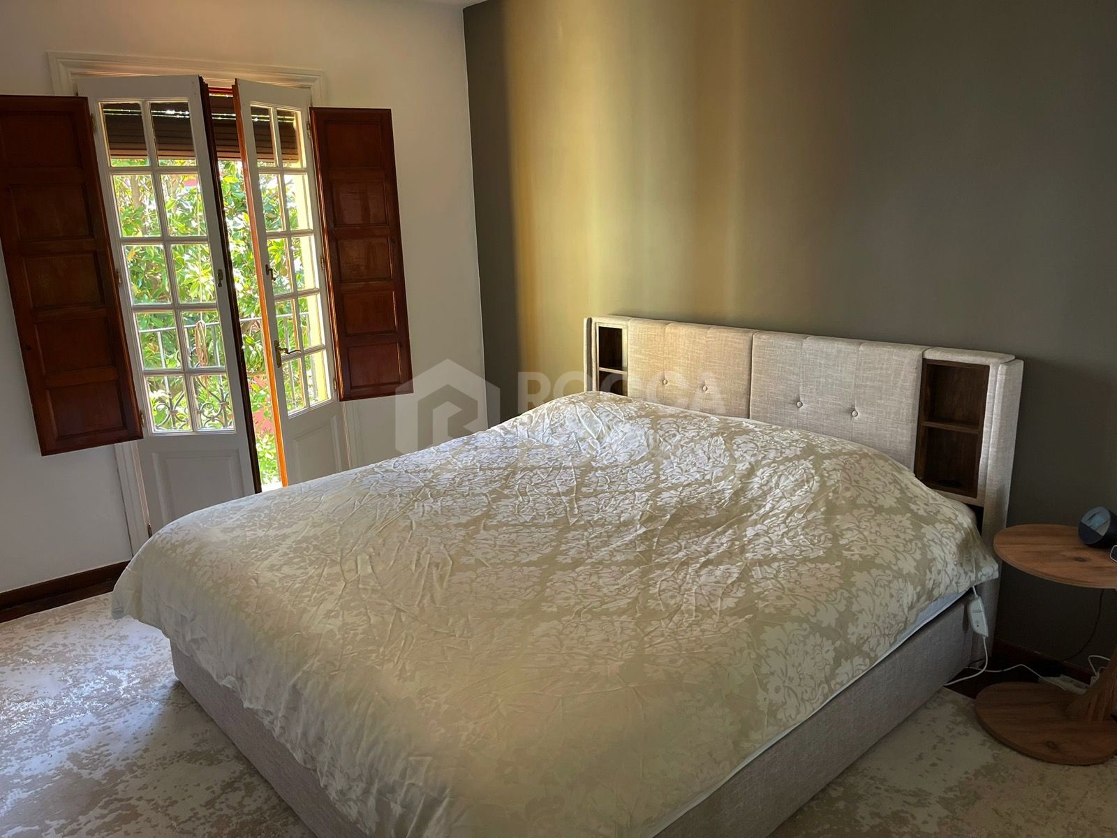 Fully Furnished Turnkey Renovated Townhouse