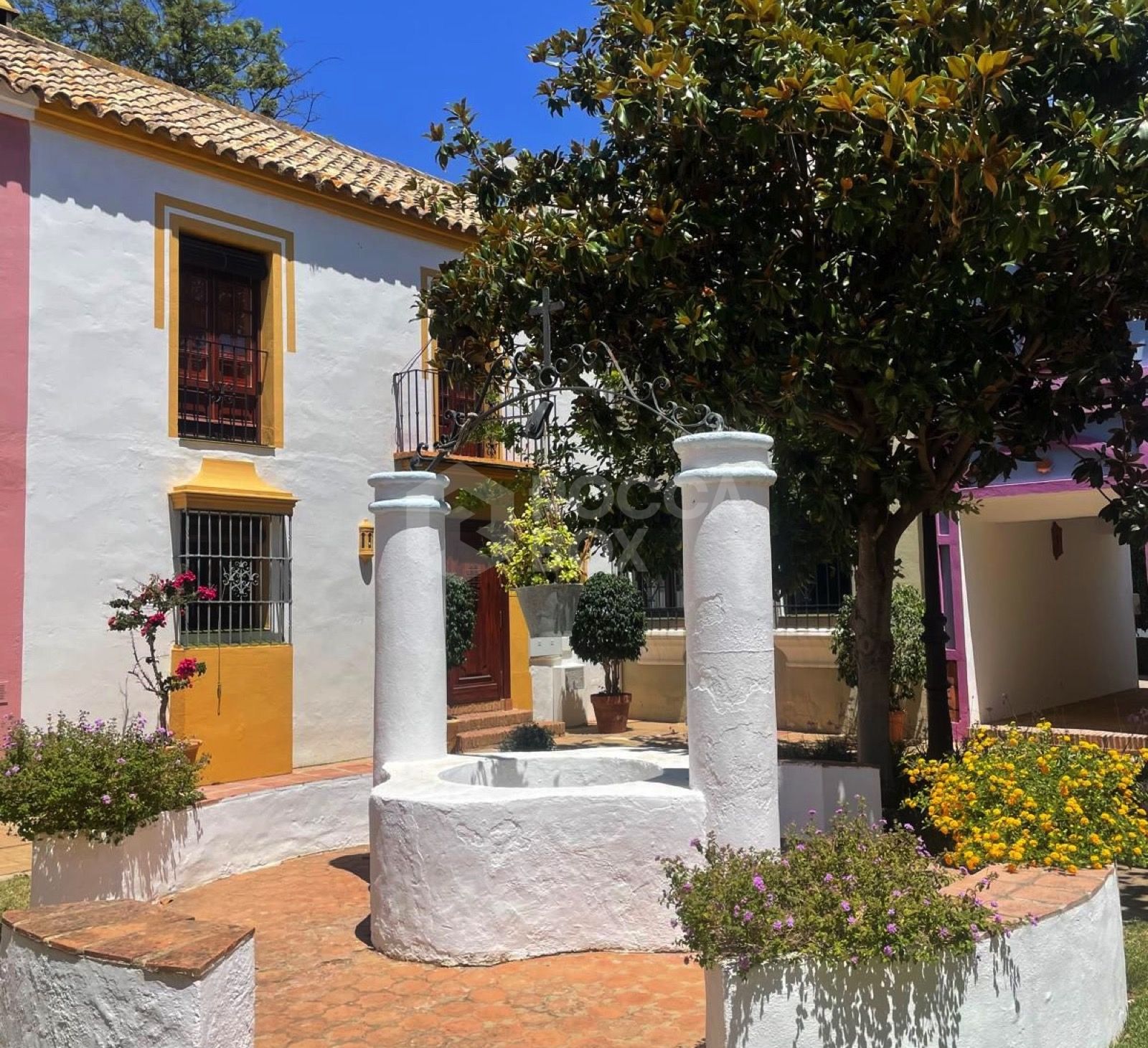 Fully Furnished Turnkey Renovated Townhouse