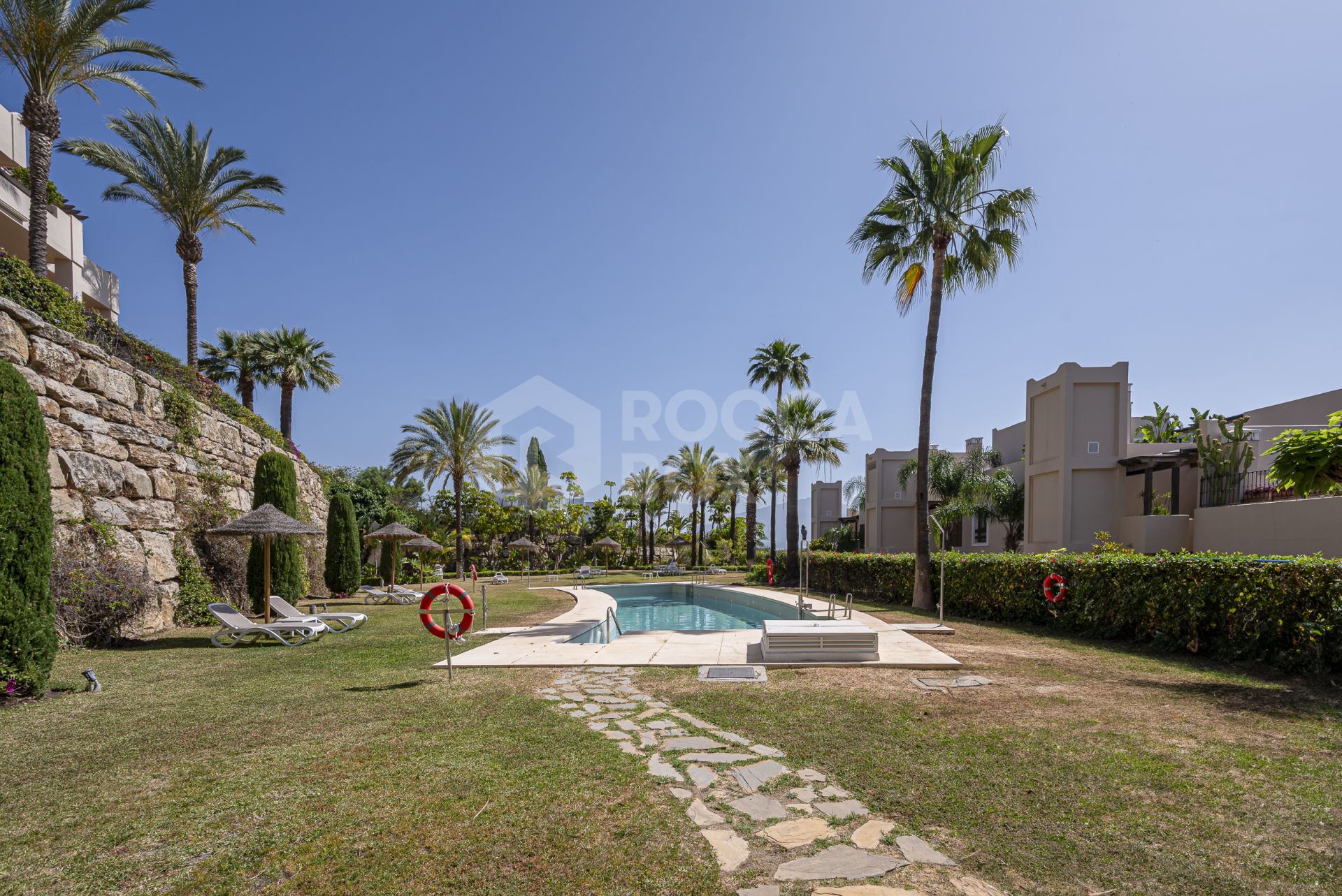 Exclusive Apartment with Panoramic Sea, La Concha Mountain, and New Golden Mile Views