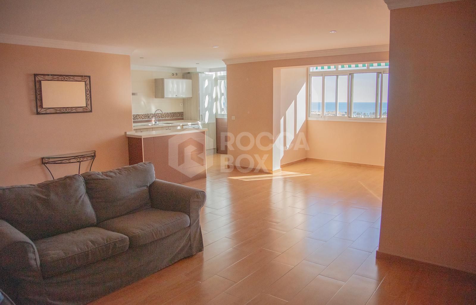 Stunning Fully Reformed High-Floor Apartment with Sea Views