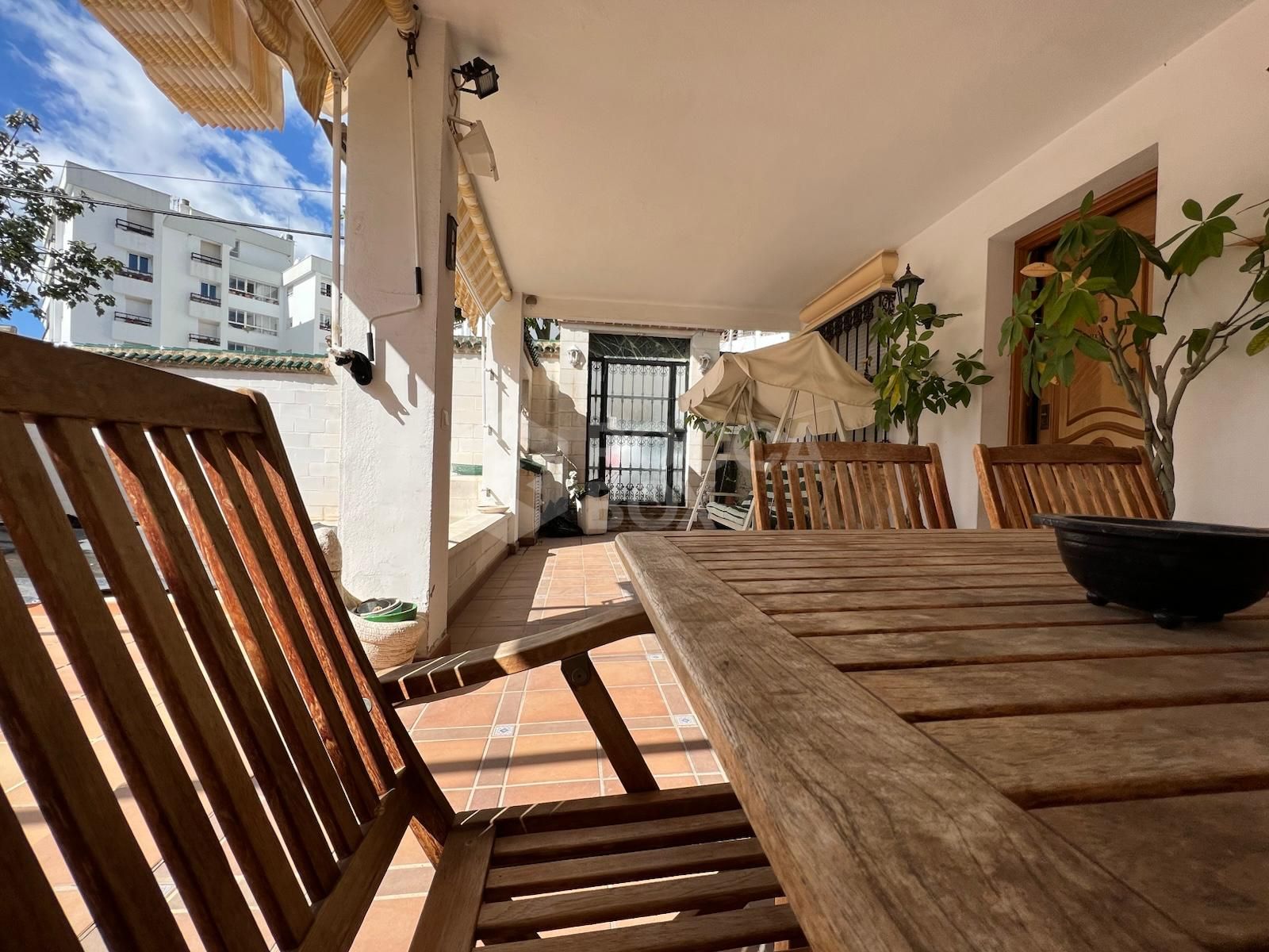 Stunning Detached Villa with Private Pool and Panoramic Views i