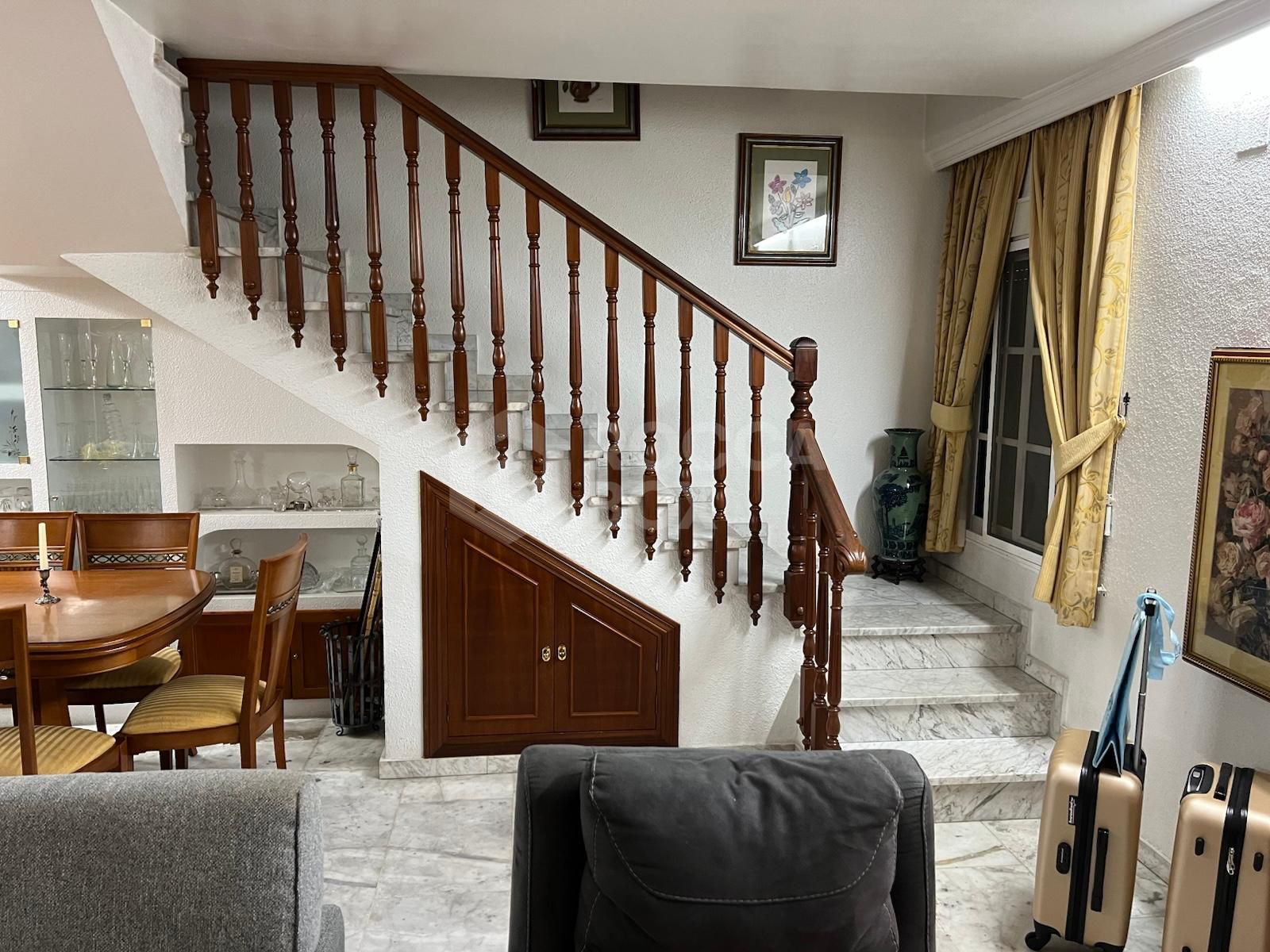 Stunning Detached Villa with Private Pool and Panoramic Views i