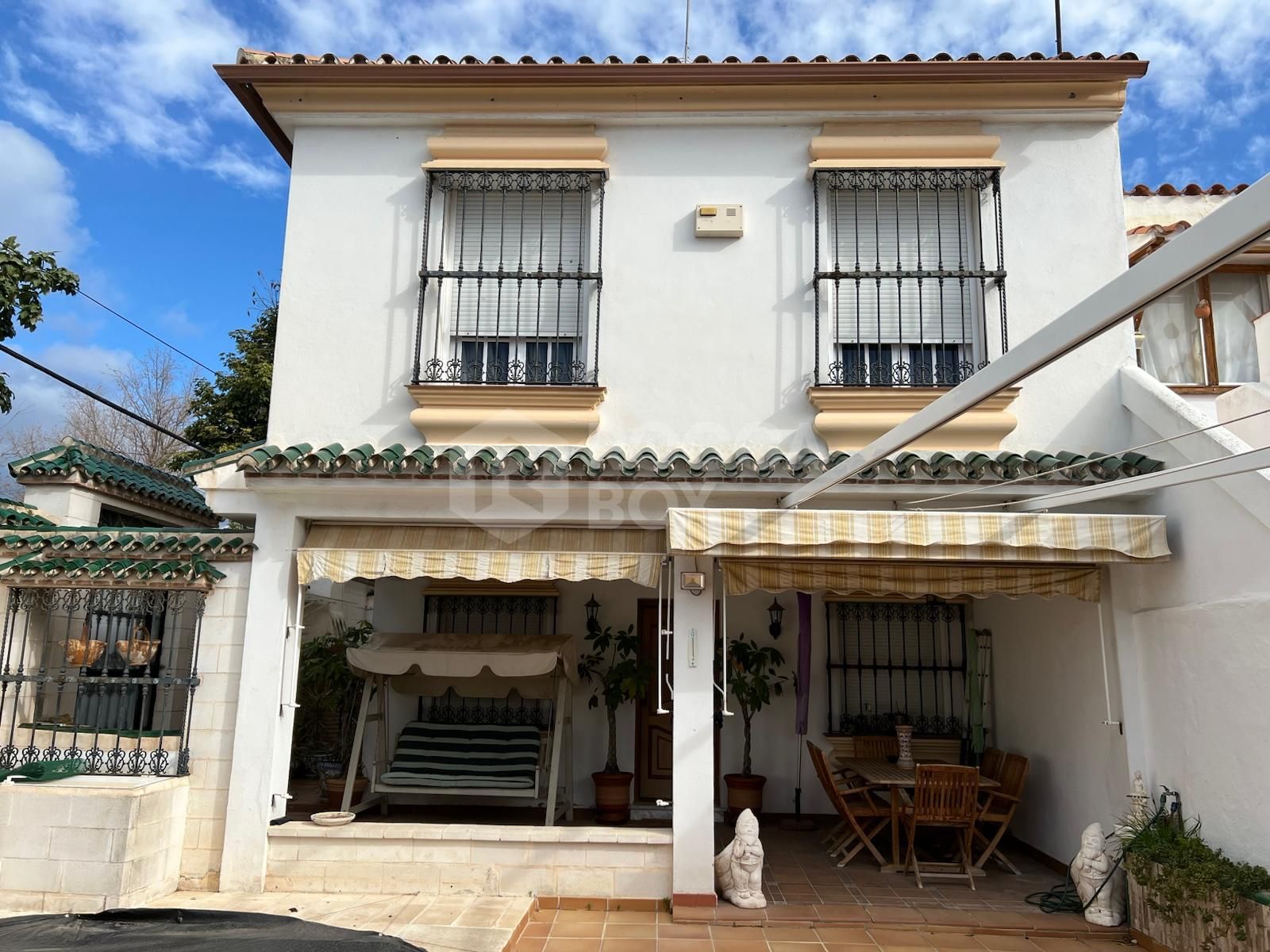 Stunning Detached Villa with Private Pool and Panoramic Views i