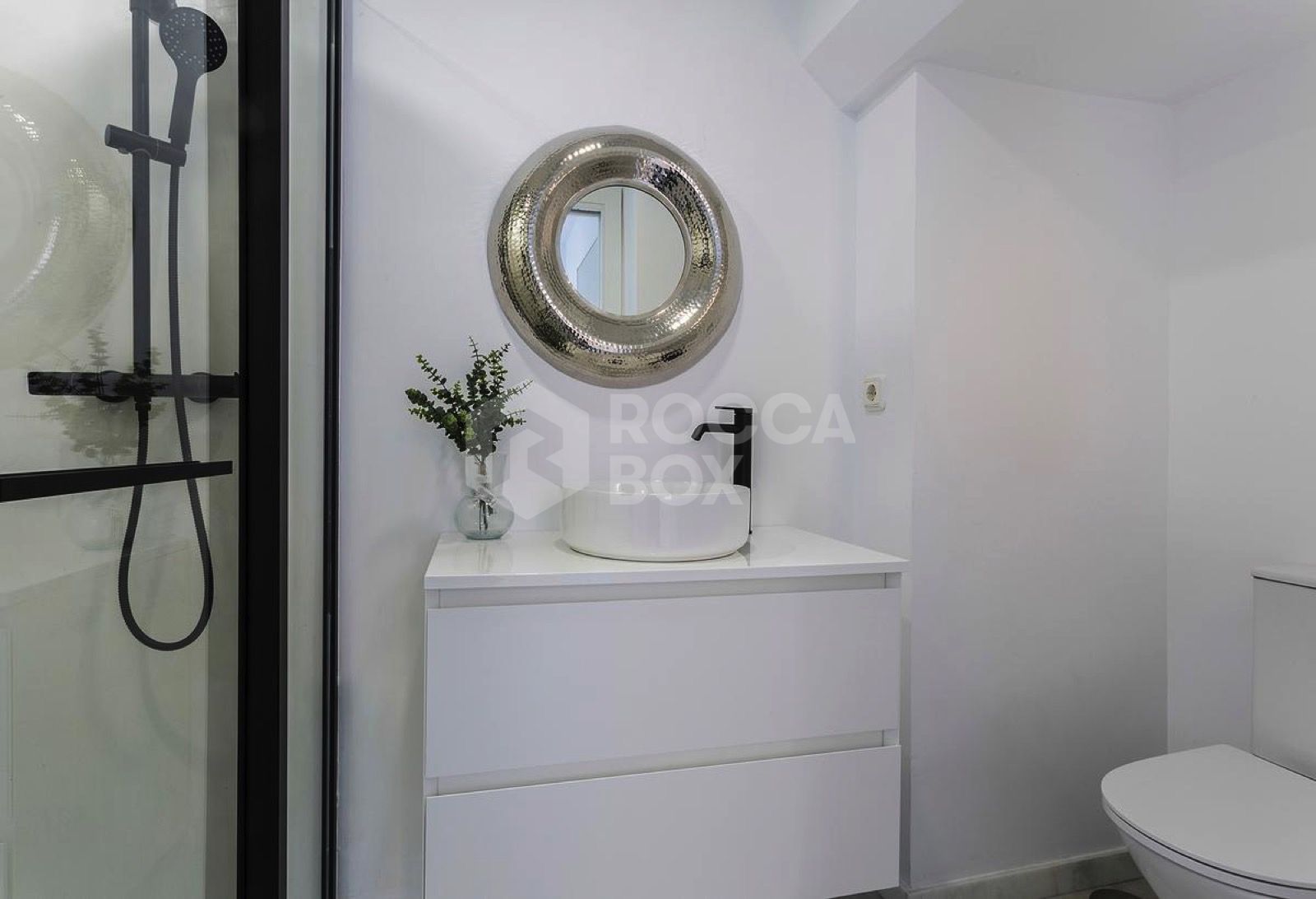 Spectacular Duplex – Fully Refurbished Designer Home with Golf and Sea Views