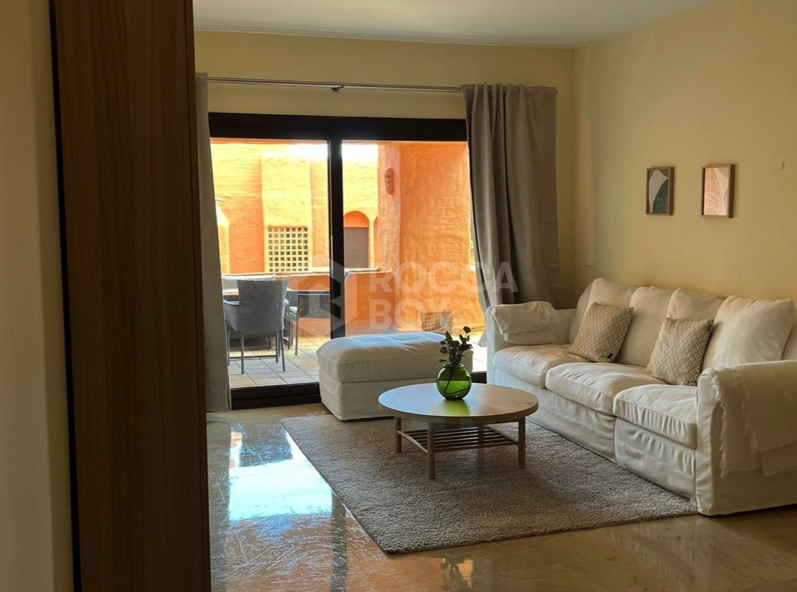 Semi-Furnished Apartment in the Exclusive Urb. Coto Real